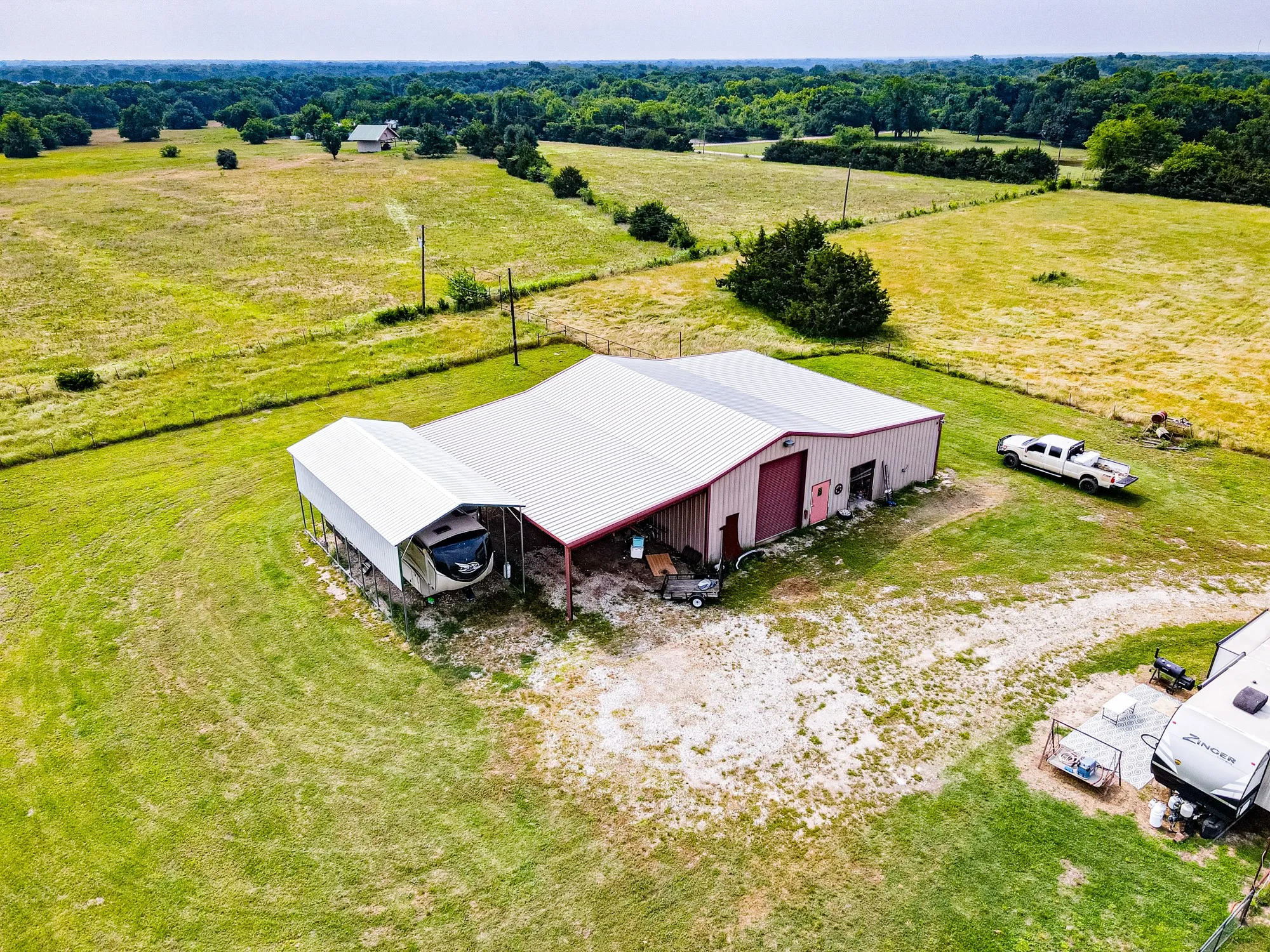 Single Family Residence For Sale in Hunt County , 5538 County Road 3214, Lone Oak, Texas 75453, 3 Bedroom, 2 Bathroom, Garage spaces, 1,478 Sqft, built in 2004, mls#21301749, Real Estate Agent in Lone Oak, Homes For Sale in Hunt county, Homes For Sale in Lone Oak, Realtor in Lone Oak Texas, Real Estate Brokerage Independent Realty Texas, Luminita Cordes Realtor