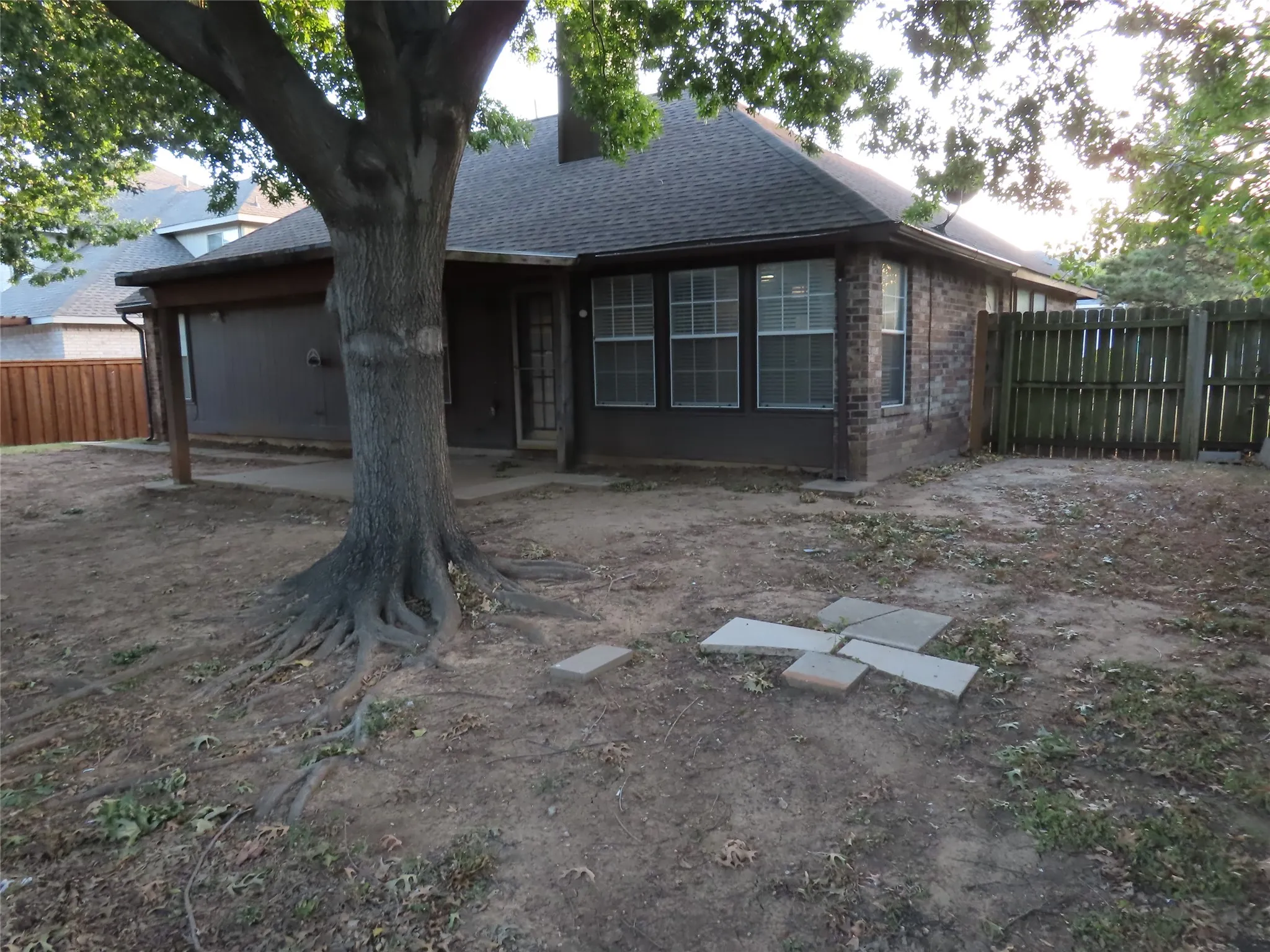 Single Family Residence For Sale in Denton County , 2224 Westview Trail, Denton, Texas 76207, 3 Bedroom, 2 Bathroom, 2 Garage spaces, 1,356 Sqft, built in 1988, mls#21300261, Real Estate Agent in Denton, Homes For Sale in Denton county, Homes For Sale in Denton, Realtor in Denton Texas, Real Estate Brokerage Independent Realty Texas, Luminita Cordes Realtor