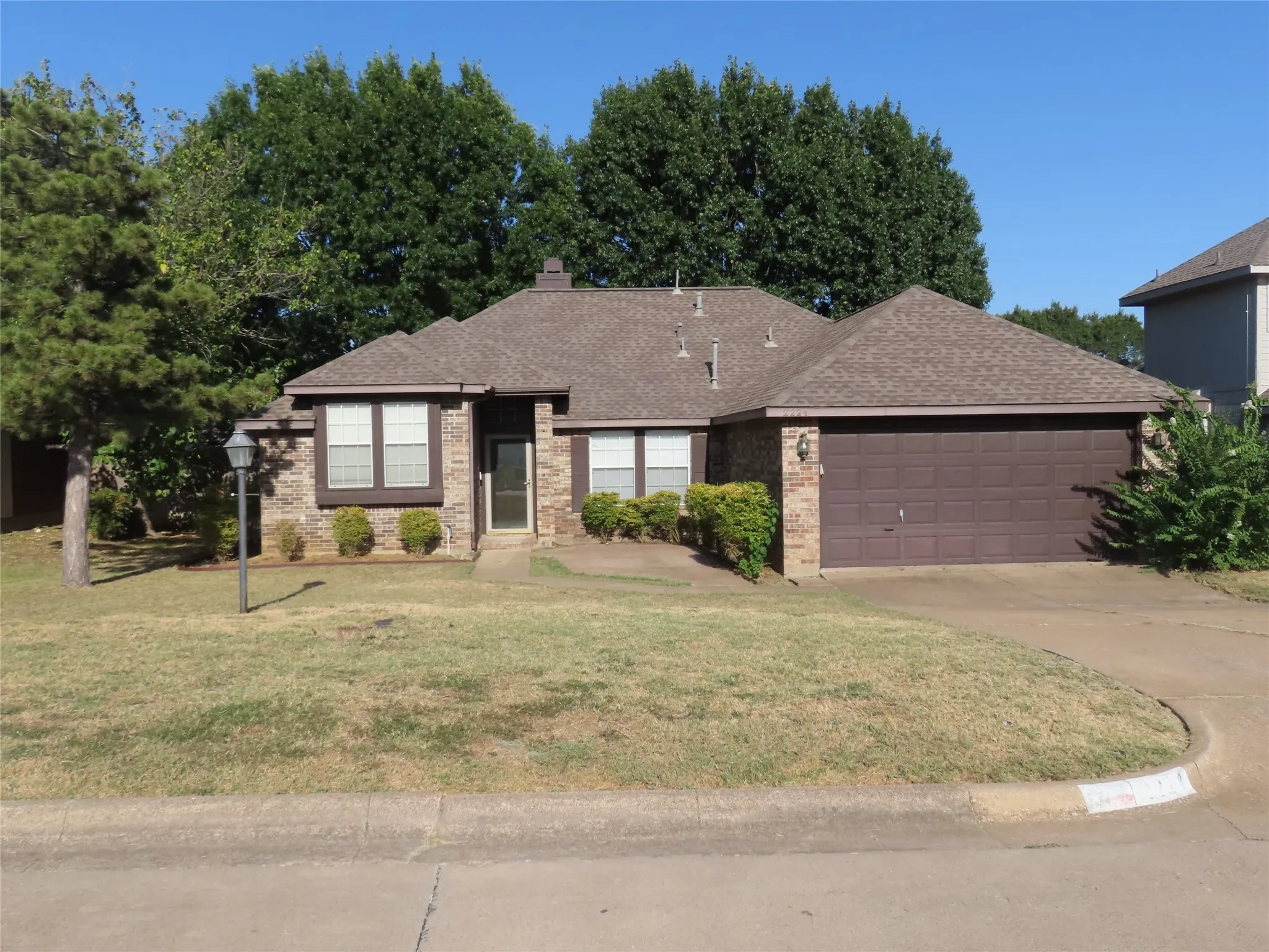 Single Family Residence For Sale in Denton County , 2224 Westview Trail, Denton, Texas 76207, 3 Bedroom, 2 Bathroom, 2 Garage spaces, 1,356 Sqft, built in 1988, mls#21300261, Real Estate Agent in Denton, Homes For Sale in Denton county, Homes For Sale in Denton, Realtor in Denton Texas, Real Estate Brokerage Independent Realty Texas, Luminita Cordes Realtor
