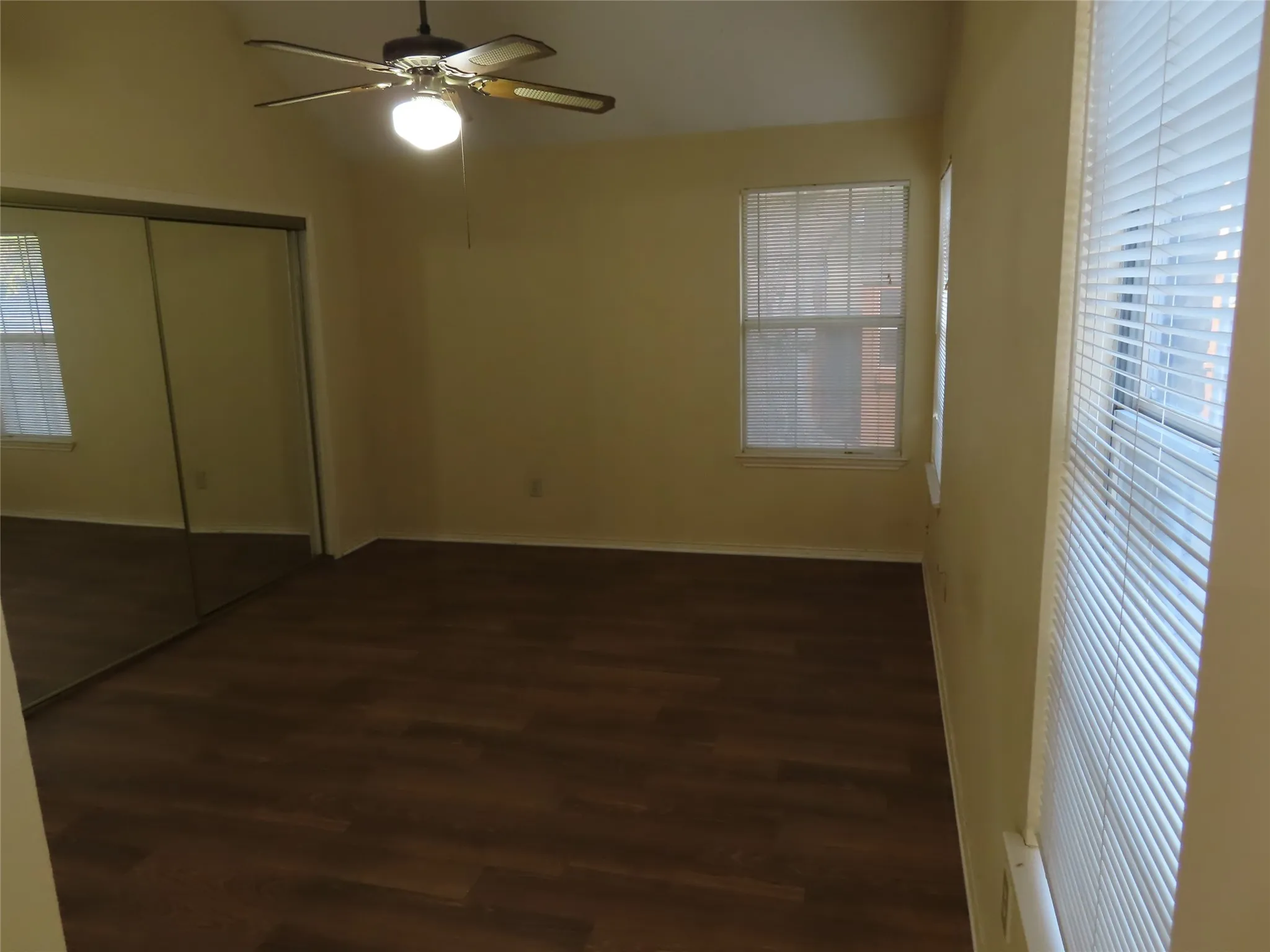Single Family Residence For Sale in Denton County , 2224 Westview Trail, Denton, Texas 76207, 3 Bedroom, 2 Bathroom, 2 Garage spaces, 1,356 Sqft, built in 1988, mls#21300261, Real Estate Agent in Denton, Homes For Sale in Denton county, Homes For Sale in Denton, Realtor in Denton Texas, Real Estate Brokerage Independent Realty Texas, Luminita Cordes Realtor