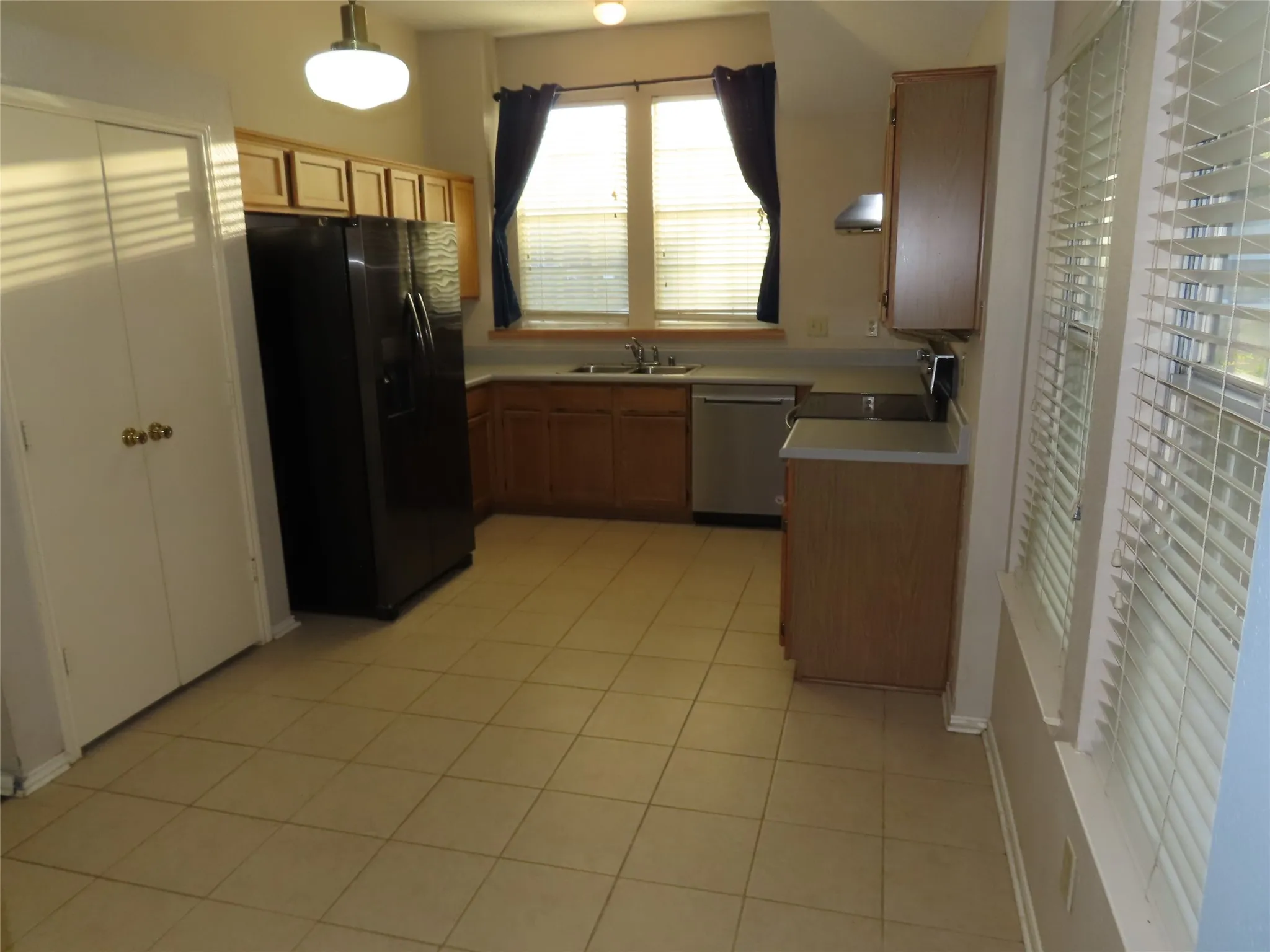 Single Family Residence For Sale in Denton County , 2224 Westview Trail, Denton, Texas 76207, 3 Bedroom, 2 Bathroom, 2 Garage spaces, 1,356 Sqft, built in 1988, mls#21300261, Real Estate Agent in Denton, Homes For Sale in Denton county, Homes For Sale in Denton, Realtor in Denton Texas, Real Estate Brokerage Independent Realty Texas, Luminita Cordes Realtor