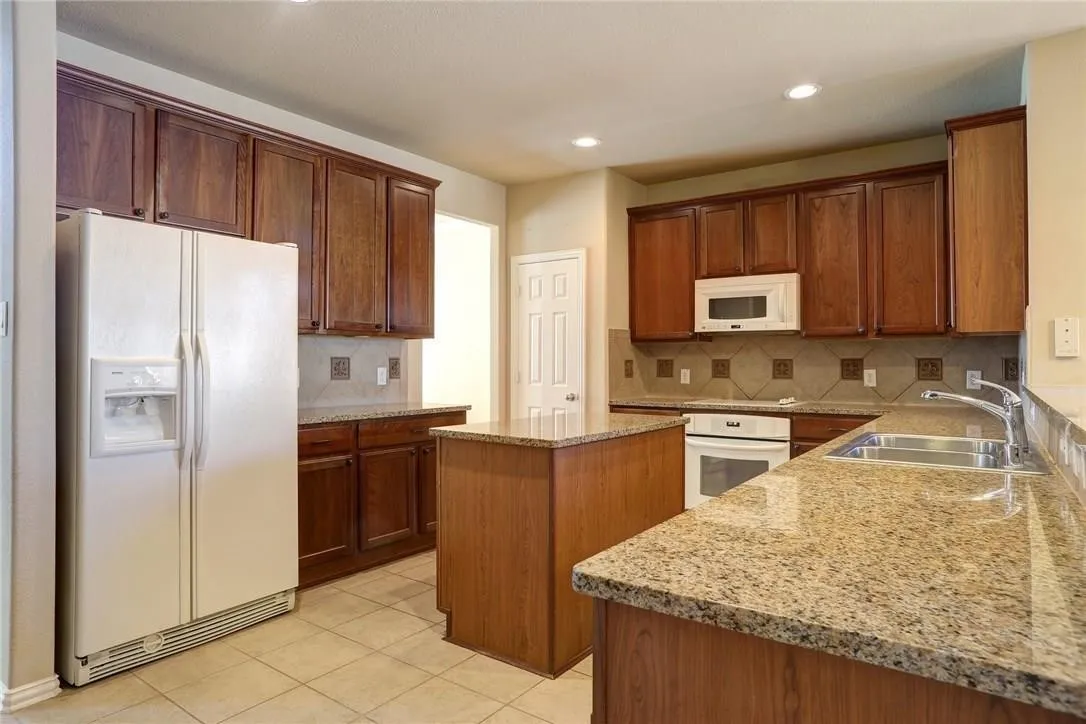Single Family Residence For Rent in Denton County , 13393 Mondovi Drive, Frisco, Texas 75033, 4 Bedroom, 4 Bathroom, 2 Garage spaces, 3,489 Sqft, built in 2006, mls#21302394, Real Estate Agent in Frisco, Homes For Rent in Denton county, Homes For Rent in Frisco, Realtor in Frisco Texas, Real Estate Brokerage Independent Realty Texas, Luminita Cordes Realtor