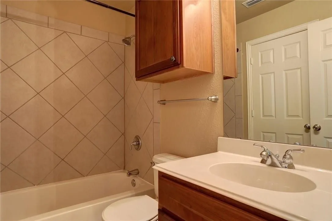 Single Family Residence For Rent in Denton County , 13393 Mondovi Drive, Frisco, Texas 75033, 4 Bedroom, 4 Bathroom, 2 Garage spaces, 3,489 Sqft, built in 2006, mls#21302394, Real Estate Agent in Frisco, Homes For Rent in Denton county, Homes For Rent in Frisco, Realtor in Frisco Texas, Real Estate Brokerage Independent Realty Texas, Luminita Cordes Realtor