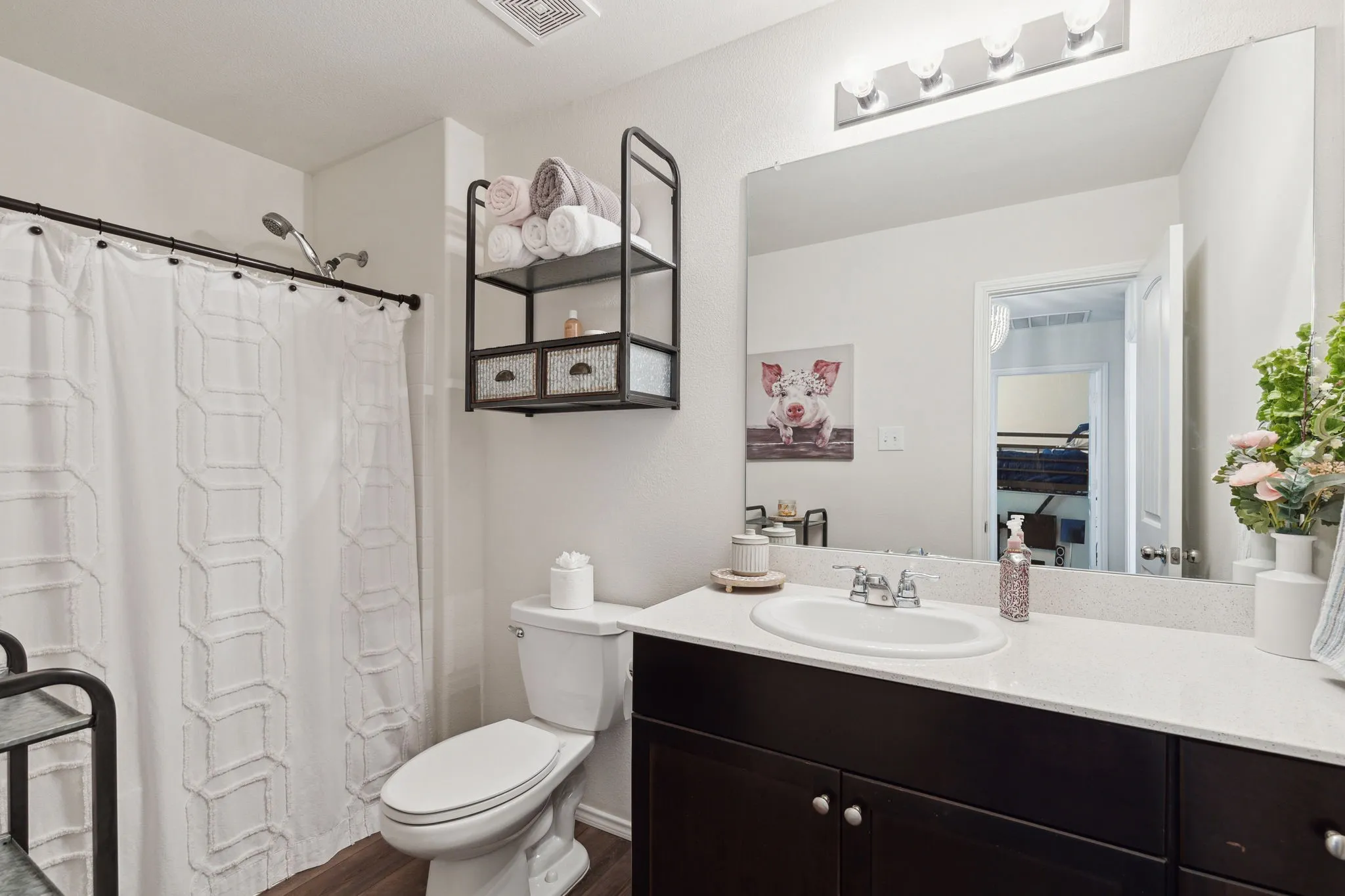 Full Bathroom