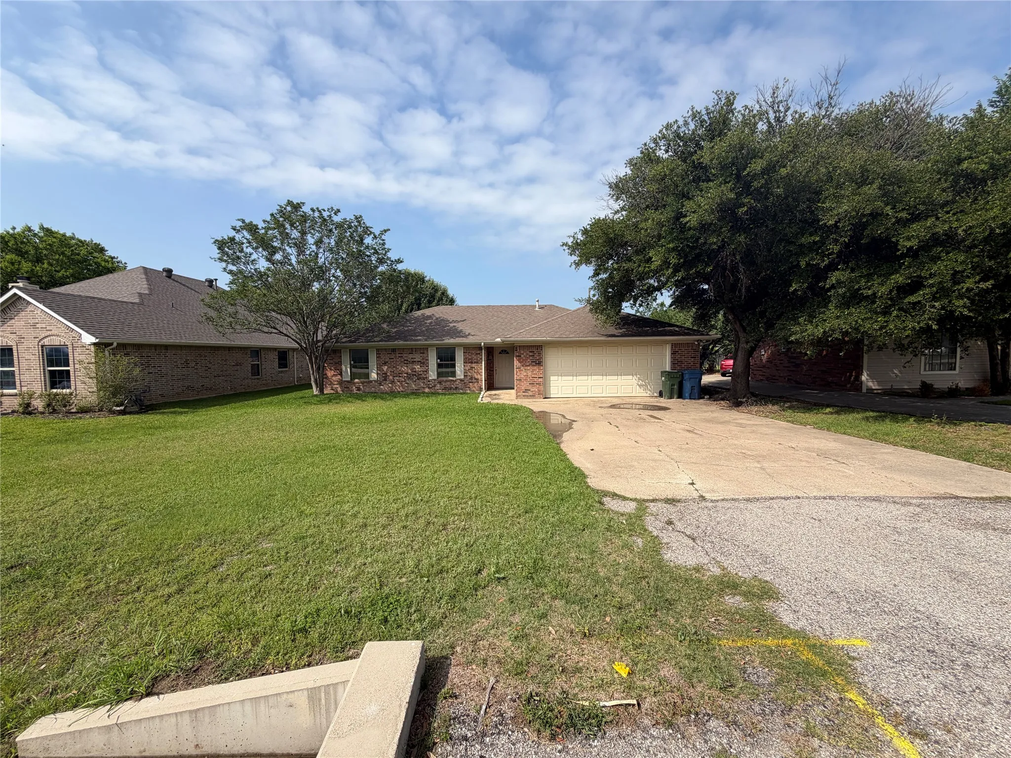 Single Family Residence For Rent in Denton County , 305 Lois Street, Roanoke, Texas 76262, 3 Bedroom, 2 Bathroom, 2 Garage spaces, 1,501 Sqft, built in 1984, mls#21267890, Real Estate Agent in Roanoke, Homes For Rent in Denton county, Homes For Rent in Roanoke, Realtor in Roanoke Texas, Real Estate Brokerage Independent Realty Texas, Luminita Cordes Realtor