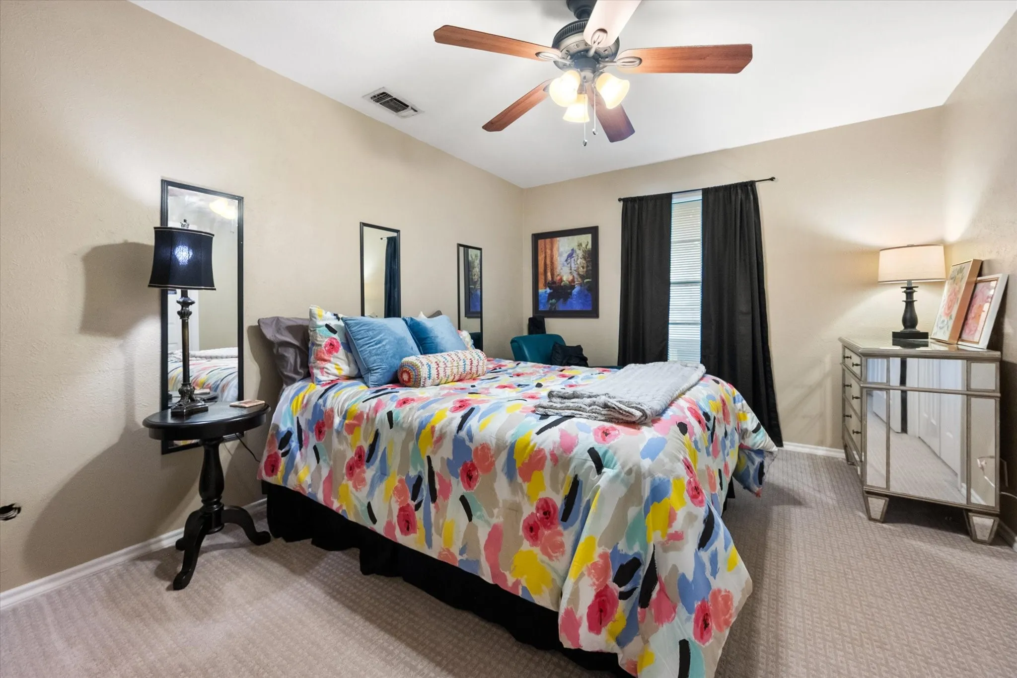 Single Family Residence For Sale in Tarrant County , 907 Loch Lomond Drive, Arlington, Texas 76012, 4 Bedroom, 4 Bathroom, 2 Garage spaces, 3,209 Sqft, built in 1979, mls#21244587, Real Estate Agent in Arlington, Homes For Sale in Tarrant county, Homes For Sale in Arlington, Realtor in Arlington Texas, Real Estate Brokerage Independent Realty Texas, Luminita Cordes Realtor