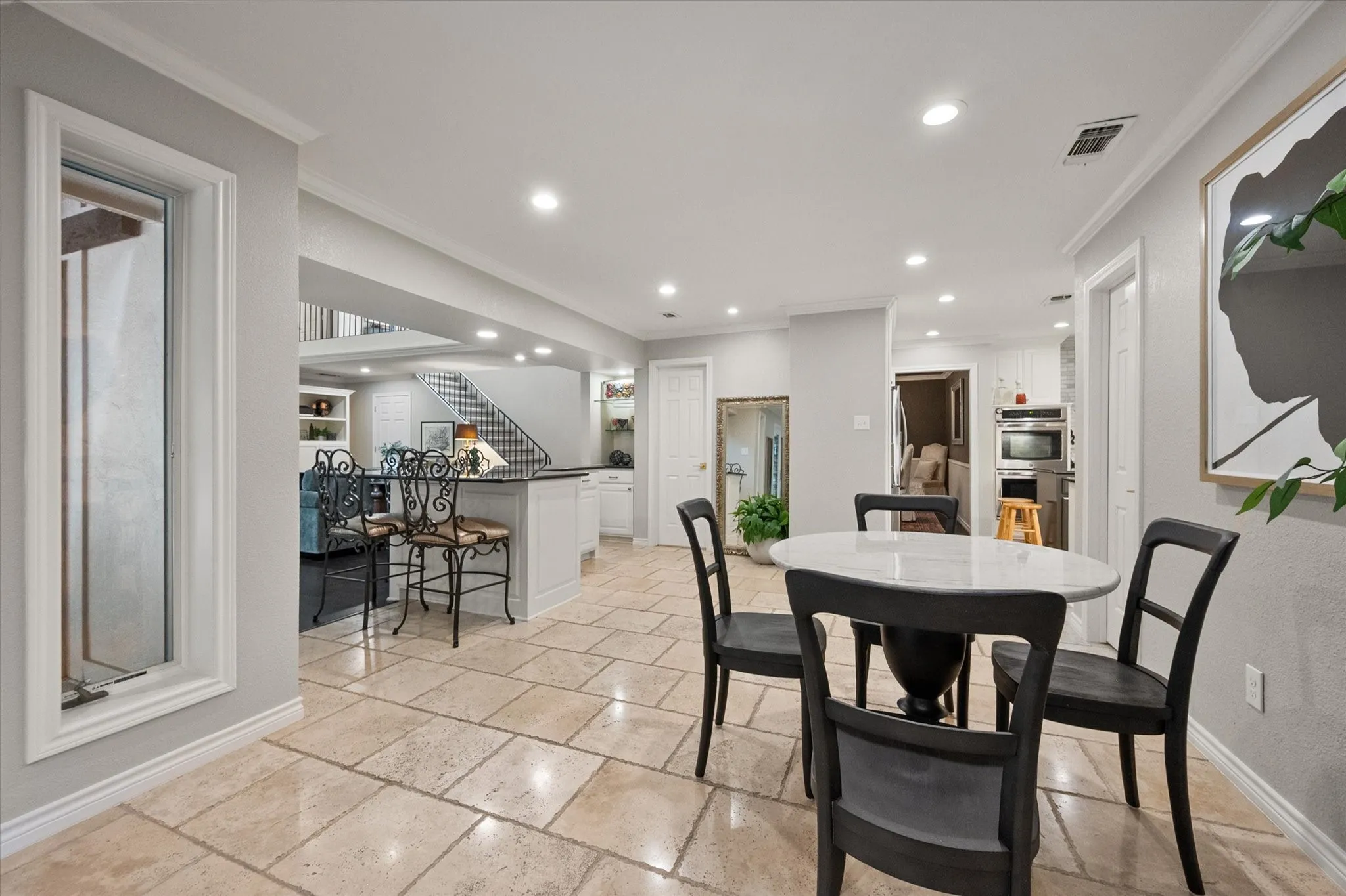 Single Family Residence For Sale in Tarrant County , 907 Loch Lomond Drive, Arlington, Texas 76012, 4 Bedroom, 4 Bathroom, 2 Garage spaces, 3,209 Sqft, built in 1979, mls#21244587, Real Estate Agent in Arlington, Homes For Sale in Tarrant county, Homes For Sale in Arlington, Realtor in Arlington Texas, Real Estate Brokerage Independent Realty Texas, Luminita Cordes Realtor
