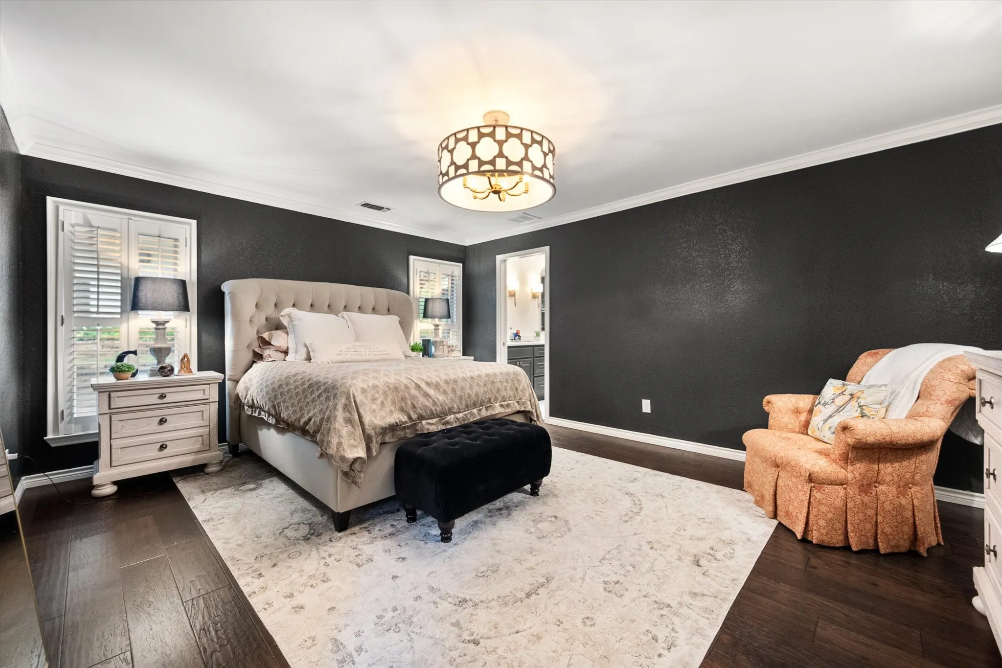 Single Family Residence For Sale in Tarrant County , 907 Loch Lomond Drive, Arlington, Texas 76012, 4 Bedroom, 4 Bathroom, 2 Garage spaces, 3,209 Sqft, built in 1979, mls#21244587, Real Estate Agent in Arlington, Homes For Sale in Tarrant county, Homes For Sale in Arlington, Realtor in Arlington Texas, Real Estate Brokerage Independent Realty Texas, Luminita Cordes Realtor