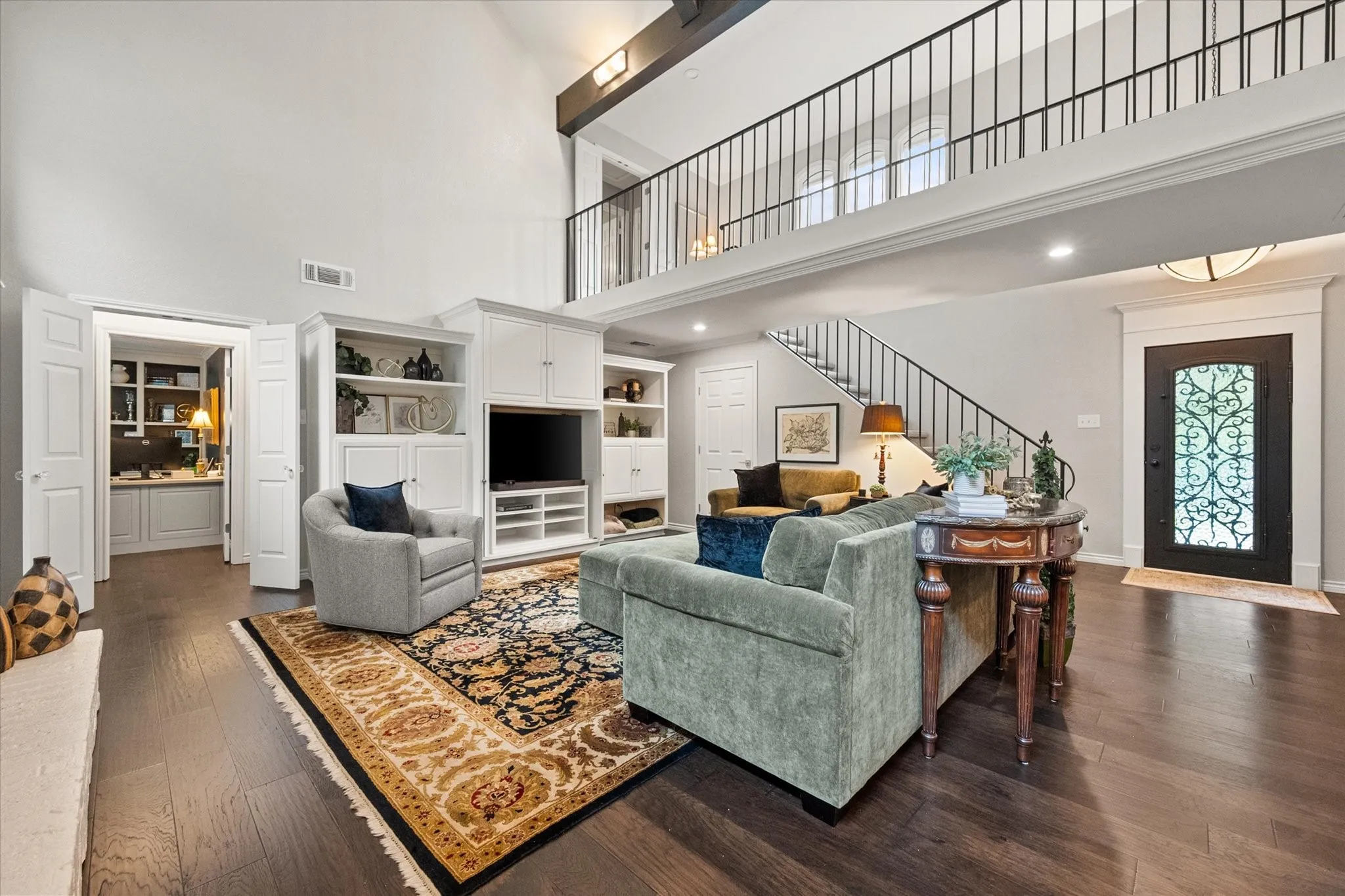 Single Family Residence For Sale in Tarrant County , 907 Loch Lomond Drive, Arlington, Texas 76012, 4 Bedroom, 4 Bathroom, 2 Garage spaces, 3,209 Sqft, built in 1979, mls#21244587, Real Estate Agent in Arlington, Homes For Sale in Tarrant county, Homes For Sale in Arlington, Realtor in Arlington Texas, Real Estate Brokerage Independent Realty Texas, Luminita Cordes Realtor