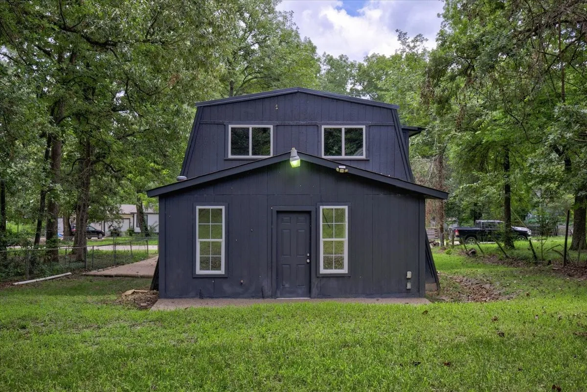 Single Family Residence For Sale in Henderson County , 7540 Buggy Hub Trail, Athens, Texas 75751, 3 Bedroom, 2 Bathroom, Garage spaces, 1,276 Sqft, built in 1981, mls#21302448, Real Estate Agent in Athens, Homes For Sale in Henderson county, Homes For Sale in Athens, Realtor in Athens Texas, Real Estate Brokerage Independent Realty Texas, Luminita Cordes Realtor