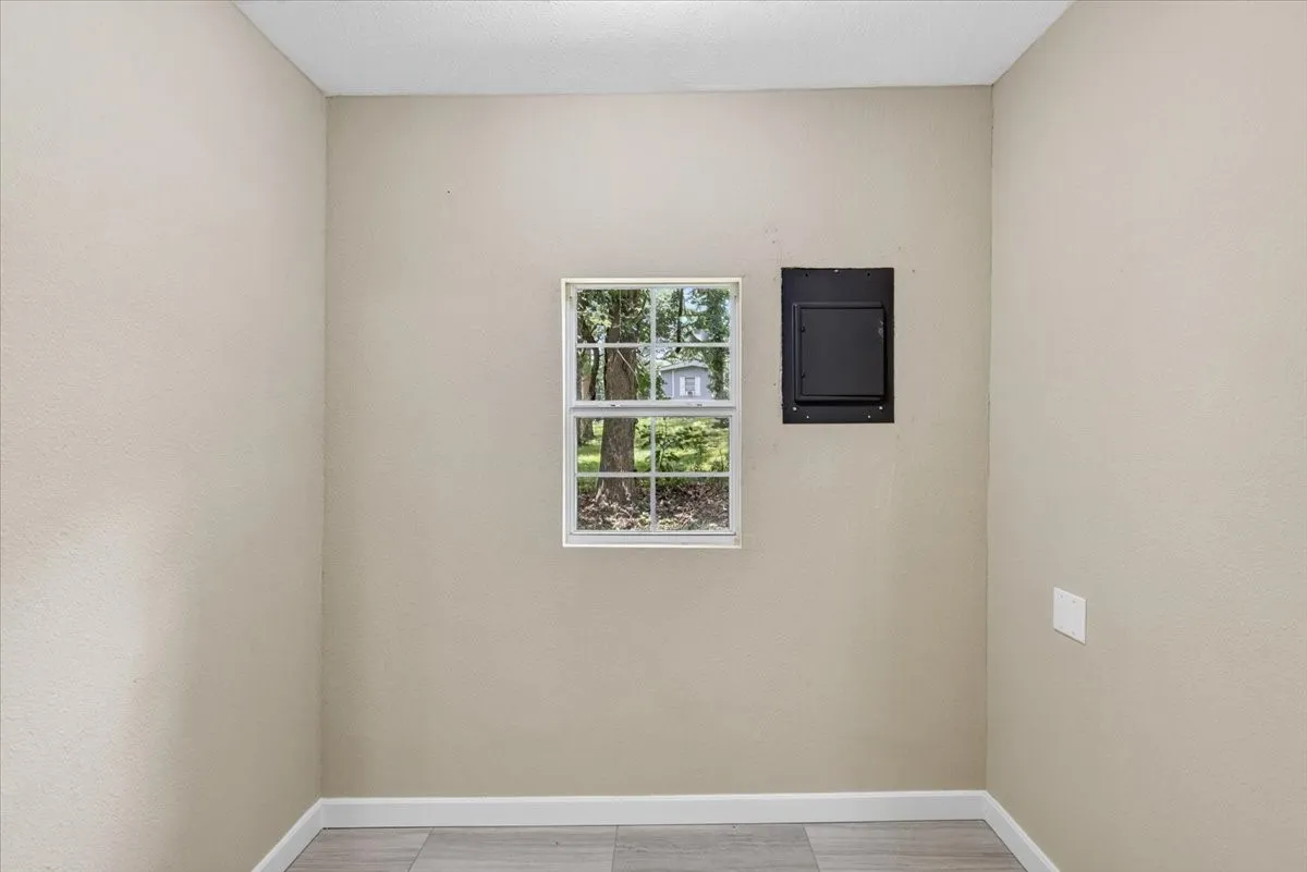 Single Family Residence For Sale in Henderson County , 7540 Buggy Hub Trail, Athens, Texas 75751, 3 Bedroom, 2 Bathroom, Garage spaces, 1,276 Sqft, built in 1981, mls#21302448, Real Estate Agent in Athens, Homes For Sale in Henderson county, Homes For Sale in Athens, Realtor in Athens Texas, Real Estate Brokerage Independent Realty Texas, Luminita Cordes Realtor