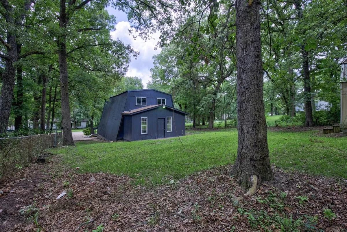 Single Family Residence For Sale in Henderson County , 7540 Buggy Hub Trail, Athens, Texas 75751, 3 Bedroom, 2 Bathroom, Garage spaces, 1,276 Sqft, built in 1981, mls#21302448, Real Estate Agent in Athens, Homes For Sale in Henderson county, Homes For Sale in Athens, Realtor in Athens Texas, Real Estate Brokerage Independent Realty Texas, Luminita Cordes Realtor