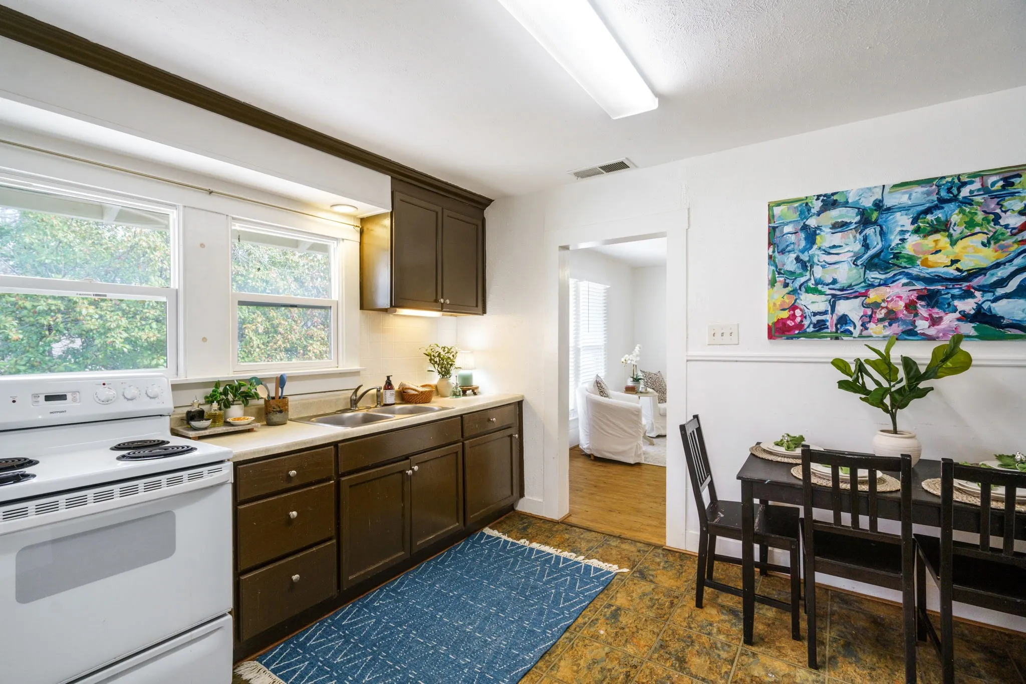 With private kitchens in every unit, the property delivers a boutique hospitality experience that offers both independence and distinction from nearby options.