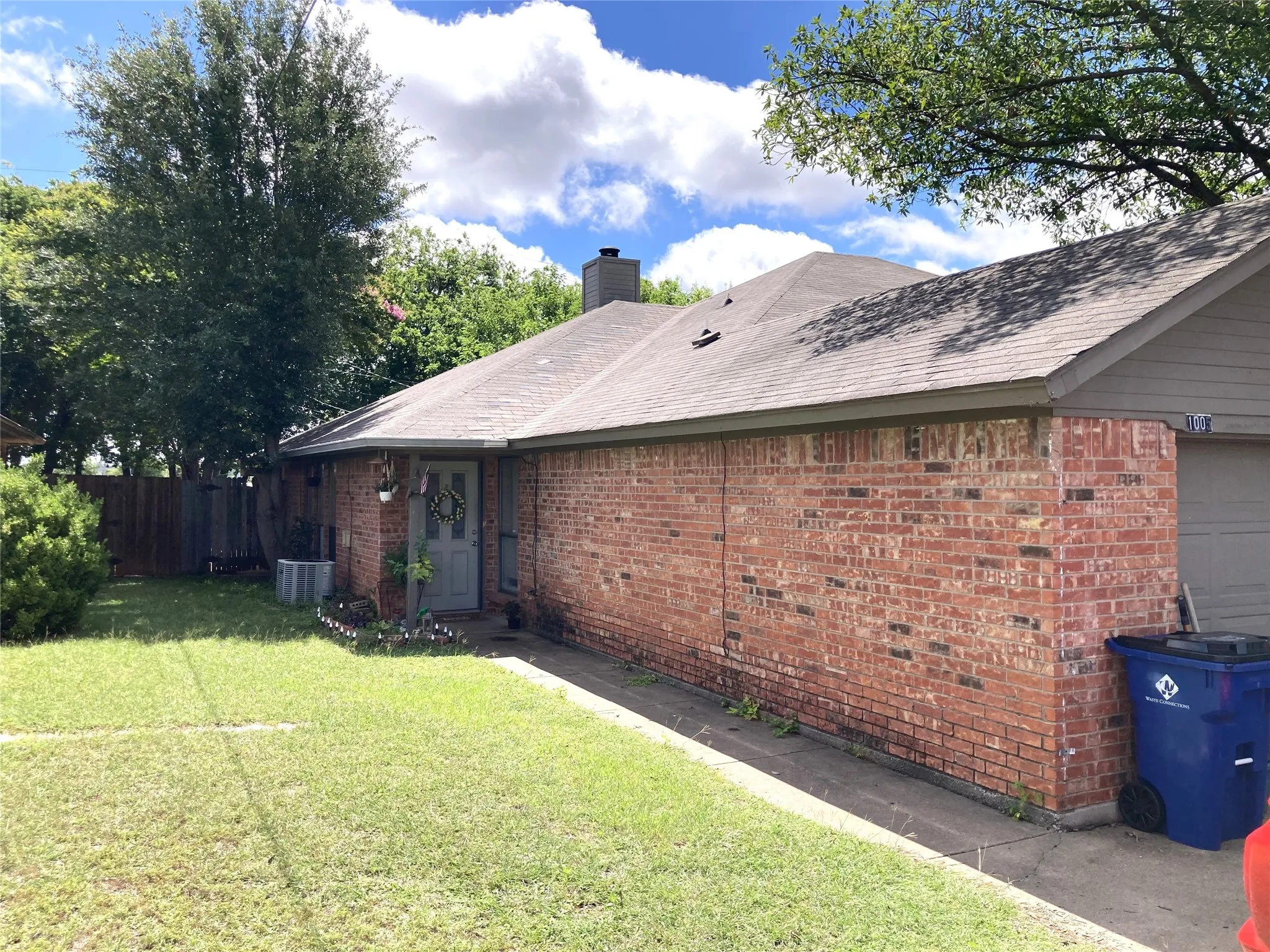 Front of 1005 Mitchell Ln