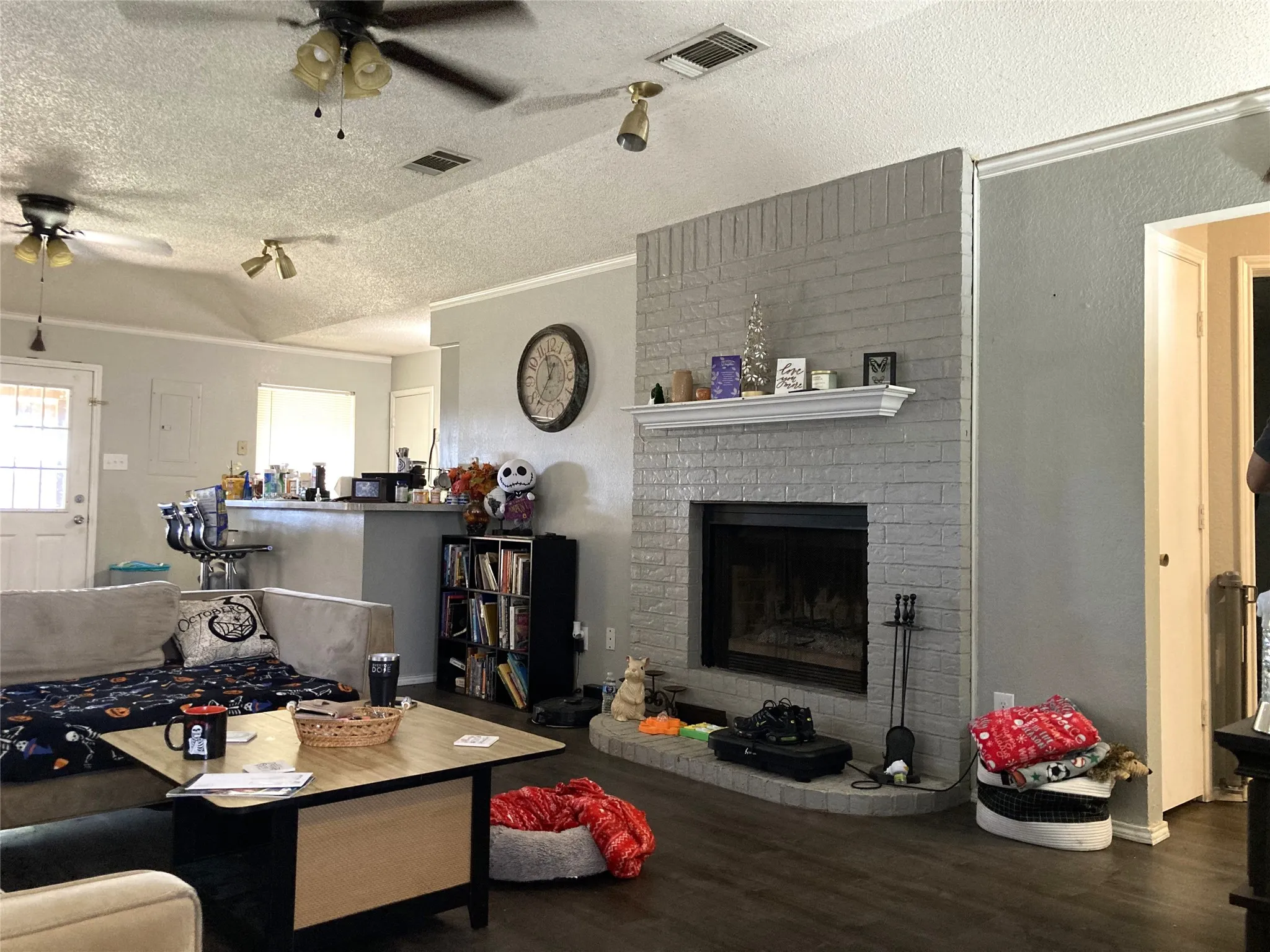 Duplex For Sale in Johnson County , 1005 Mitchell Lane, Burleson, Texas 76028, 6 Bedroom, 4 Bathroom, Garage spaces, 2,522 Sqft, built in 1986, mls#21301750, Real Estate Agent in Burleson, Homes For Sale in Johnson county, Homes For Sale in Burleson, Realtor in Burleson Texas, Real Estate Brokerage Independent Realty Texas, Luminita Cordes Realtor