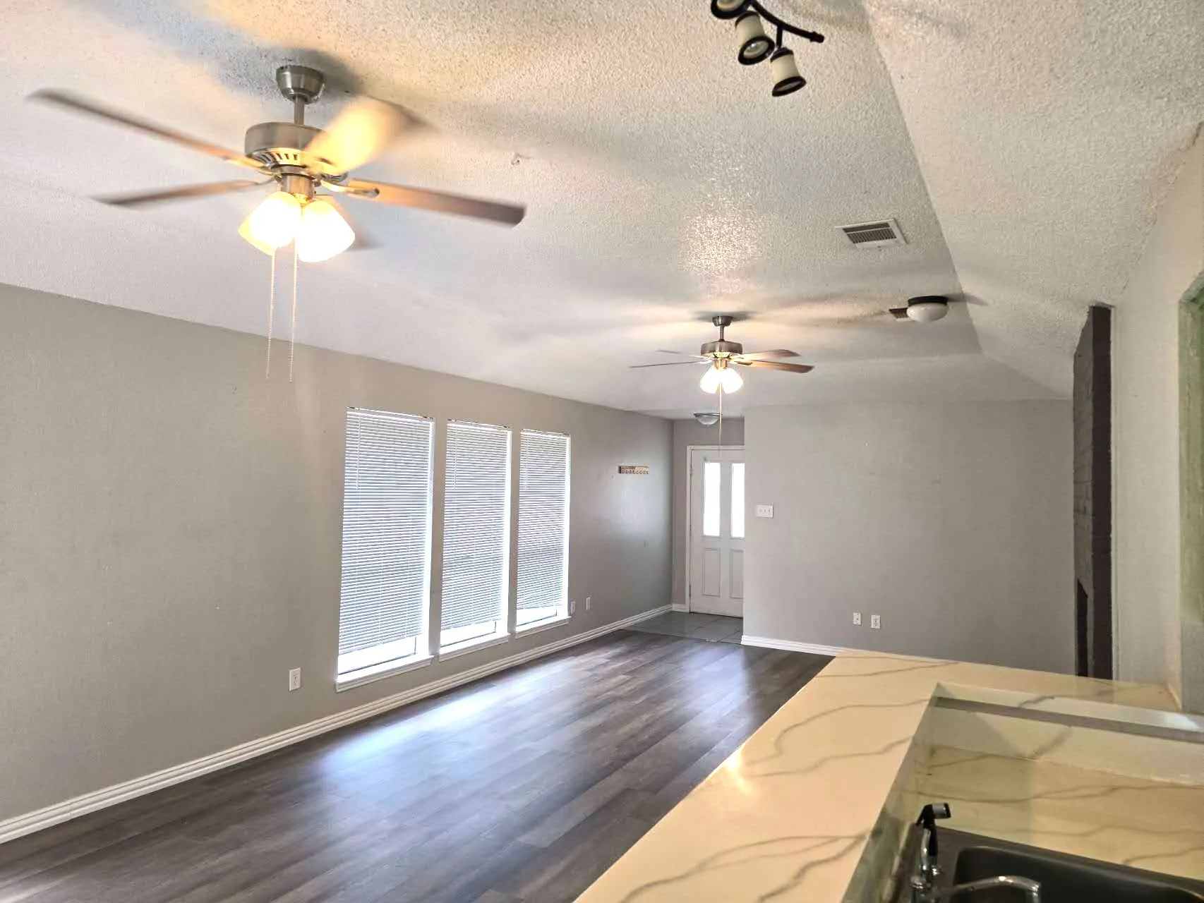 Duplex For Sale in Johnson County , 1005 Mitchell Lane, Burleson, Texas 76028, 6 Bedroom, 4 Bathroom, Garage spaces, 2,522 Sqft, built in 1986, mls#21301750, Real Estate Agent in Burleson, Homes For Sale in Johnson county, Homes For Sale in Burleson, Realtor in Burleson Texas, Real Estate Brokerage Independent Realty Texas, Luminita Cordes Realtor