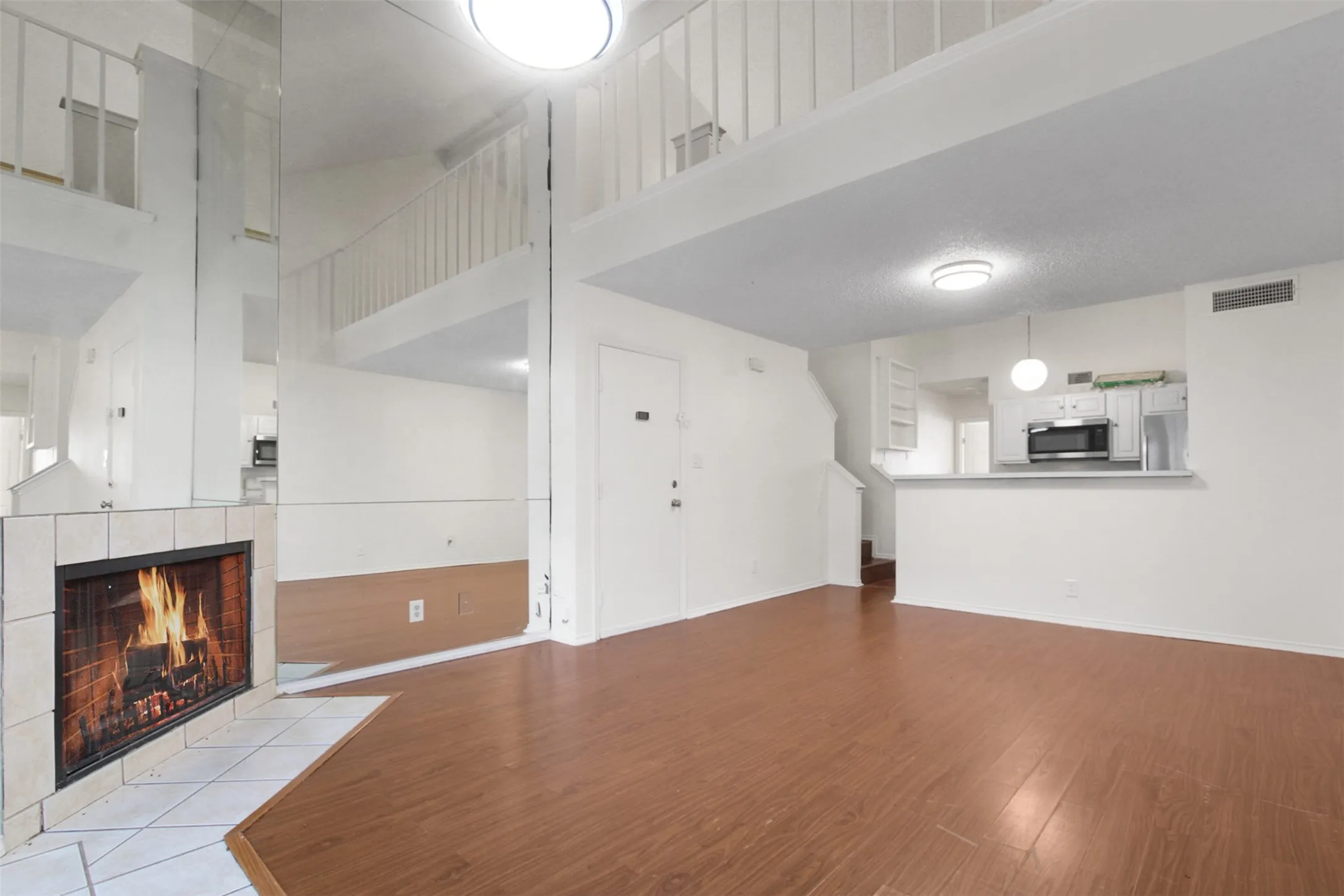 Condominium For Sale in Dallas County , 13215 Emily Road 2207, Dallas, Texas 75240, 1 Bedroom, 1 Bathroom, 1 Garage spaces, 838 Sqft, built in 1981, mls#21302459, Real Estate Agent in Dallas, Homes For Sale in Dallas county, Homes For Sale in Dallas, Realtor in Dallas Texas, Real Estate Brokerage Independent Realty Texas, Luminita Cordes Realtor