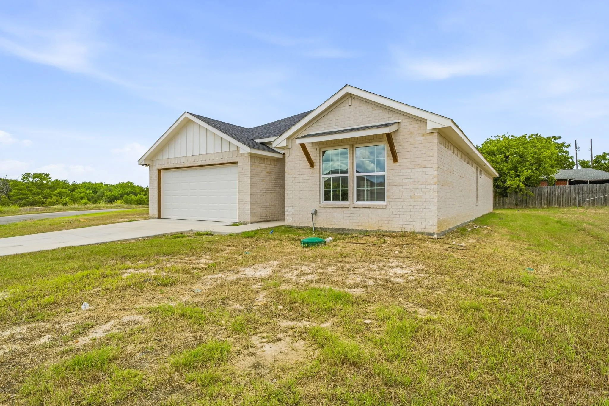 Single Family Residence For Sale in Parker County , 317 Ridgeway, Weatherford, Texas 76086, 3 Bedroom, 2 Bathroom, 2 Garage spaces, 1,450 Sqft, built in 2024, mls#21302148, Real Estate Agent in Weatherford, Homes For Sale in Parker county, Homes For Sale in Weatherford, Realtor in Weatherford Texas, Real Estate Brokerage Independent Realty Texas, Luminita Cordes Realtor