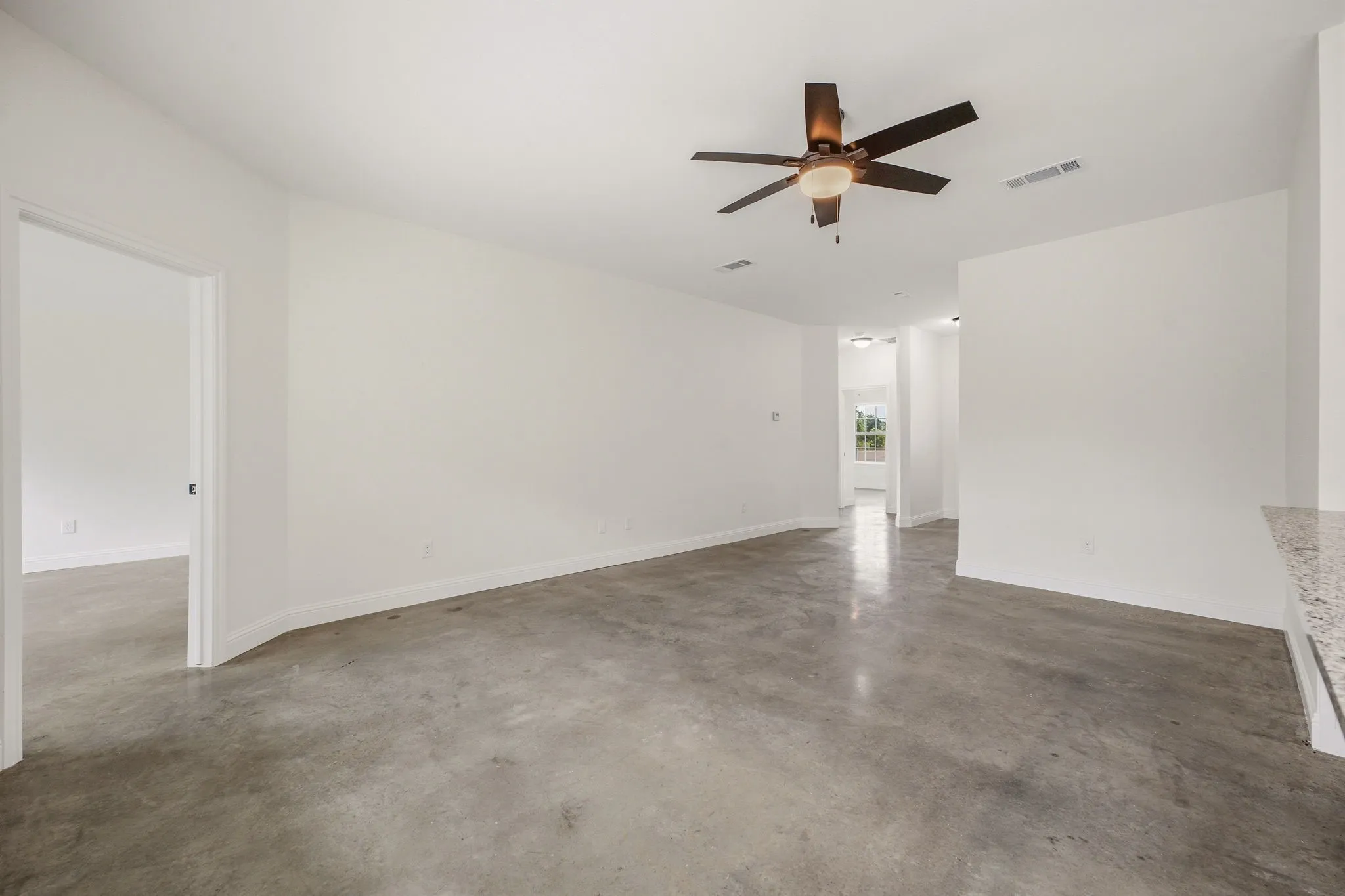 Single Family Residence For Sale in Parker County , 317 Ridgeway, Weatherford, Texas 76086, 3 Bedroom, 2 Bathroom, 2 Garage spaces, 1,450 Sqft, built in 2024, mls#21302148, Real Estate Agent in Weatherford, Homes For Sale in Parker county, Homes For Sale in Weatherford, Realtor in Weatherford Texas, Real Estate Brokerage Independent Realty Texas, Luminita Cordes Realtor