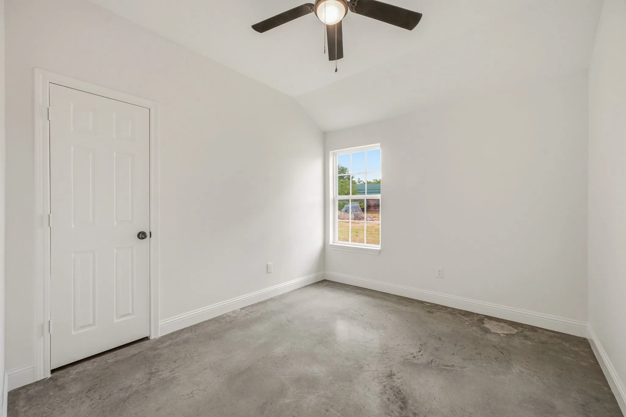 Single Family Residence For Sale in Parker County , 317 Ridgeway, Weatherford, Texas 76086, 3 Bedroom, 2 Bathroom, 2 Garage spaces, 1,450 Sqft, built in 2024, mls#21302148, Real Estate Agent in Weatherford, Homes For Sale in Parker county, Homes For Sale in Weatherford, Realtor in Weatherford Texas, Real Estate Brokerage Independent Realty Texas, Luminita Cordes Realtor