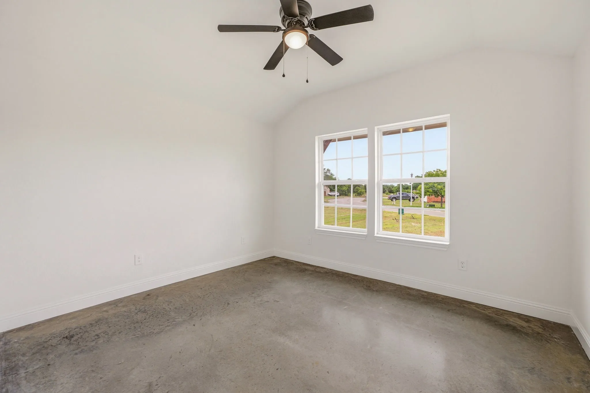 Single Family Residence For Sale in Parker County , 317 Ridgeway, Weatherford, Texas 76086, 3 Bedroom, 2 Bathroom, 2 Garage spaces, 1,450 Sqft, built in 2024, mls#21302148, Real Estate Agent in Weatherford, Homes For Sale in Parker county, Homes For Sale in Weatherford, Realtor in Weatherford Texas, Real Estate Brokerage Independent Realty Texas, Luminita Cordes Realtor