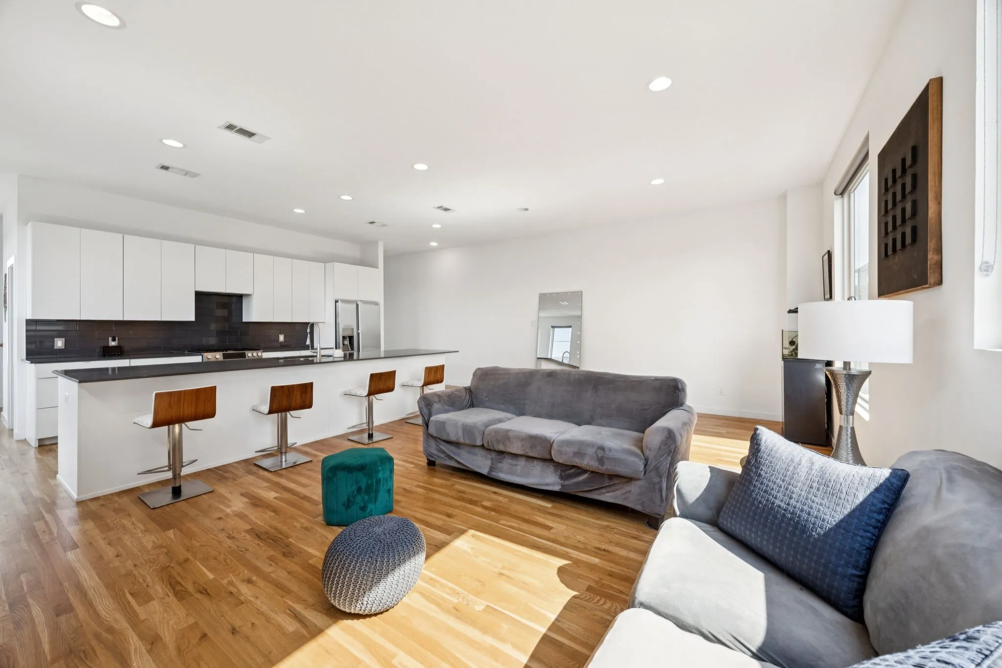 Townhouse For Sale in Dallas County , 4903 Jack Court, Dallas, Texas 75206, 2 Bedroom, 3 Bathroom, 2 Garage spaces, 2,048 Sqft, built in 2017, mls#21302484, Real Estate Agent in Dallas, Homes For Sale in Dallas county, Homes For Sale in Dallas, Realtor in Dallas Texas, Real Estate Brokerage Independent Realty Texas, Luminita Cordes Realtor