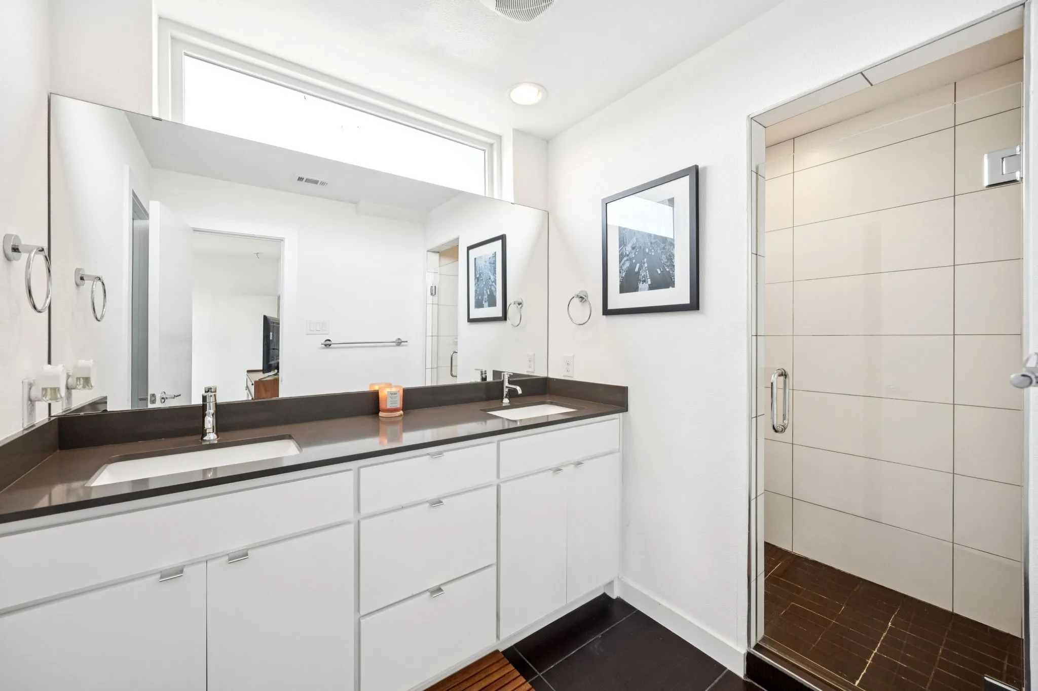 Townhouse For Sale in Dallas County , 4903 Jack Court, Dallas, Texas 75206, 2 Bedroom, 3 Bathroom, 2 Garage spaces, 2,048 Sqft, built in 2017, mls#21302484, Real Estate Agent in Dallas, Homes For Sale in Dallas county, Homes For Sale in Dallas, Realtor in Dallas Texas, Real Estate Brokerage Independent Realty Texas, Luminita Cordes Realtor
