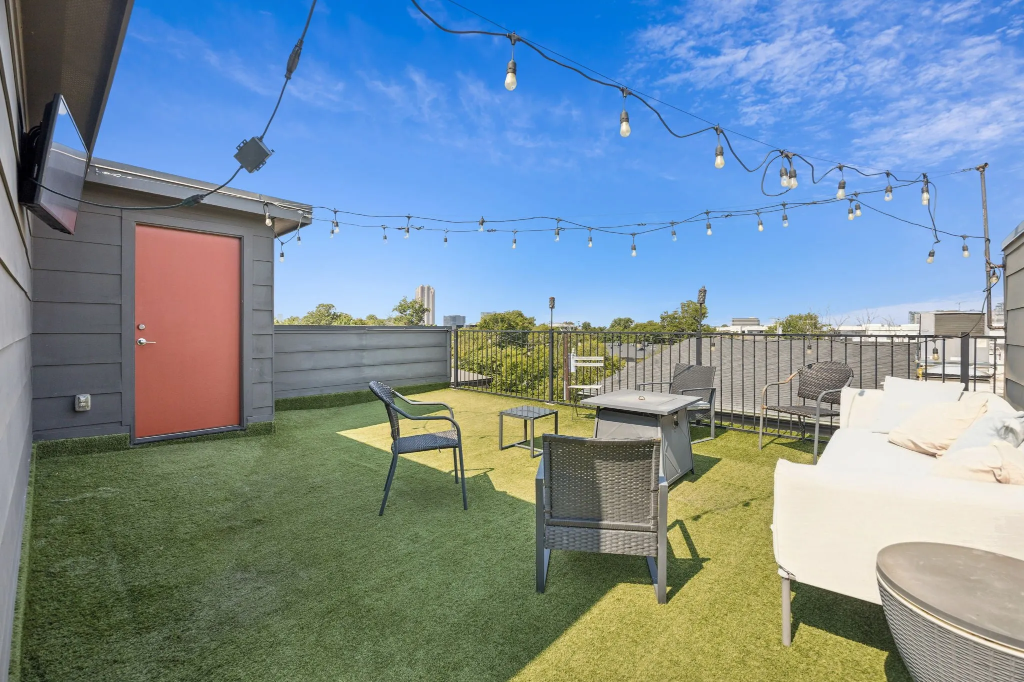 Townhouse For Sale in Dallas County , 4903 Jack Court, Dallas, Texas 75206, 2 Bedroom, 3 Bathroom, 2 Garage spaces, 2,048 Sqft, built in 2017, mls#21302484, Real Estate Agent in Dallas, Homes For Sale in Dallas county, Homes For Sale in Dallas, Realtor in Dallas Texas, Real Estate Brokerage Independent Realty Texas, Luminita Cordes Realtor