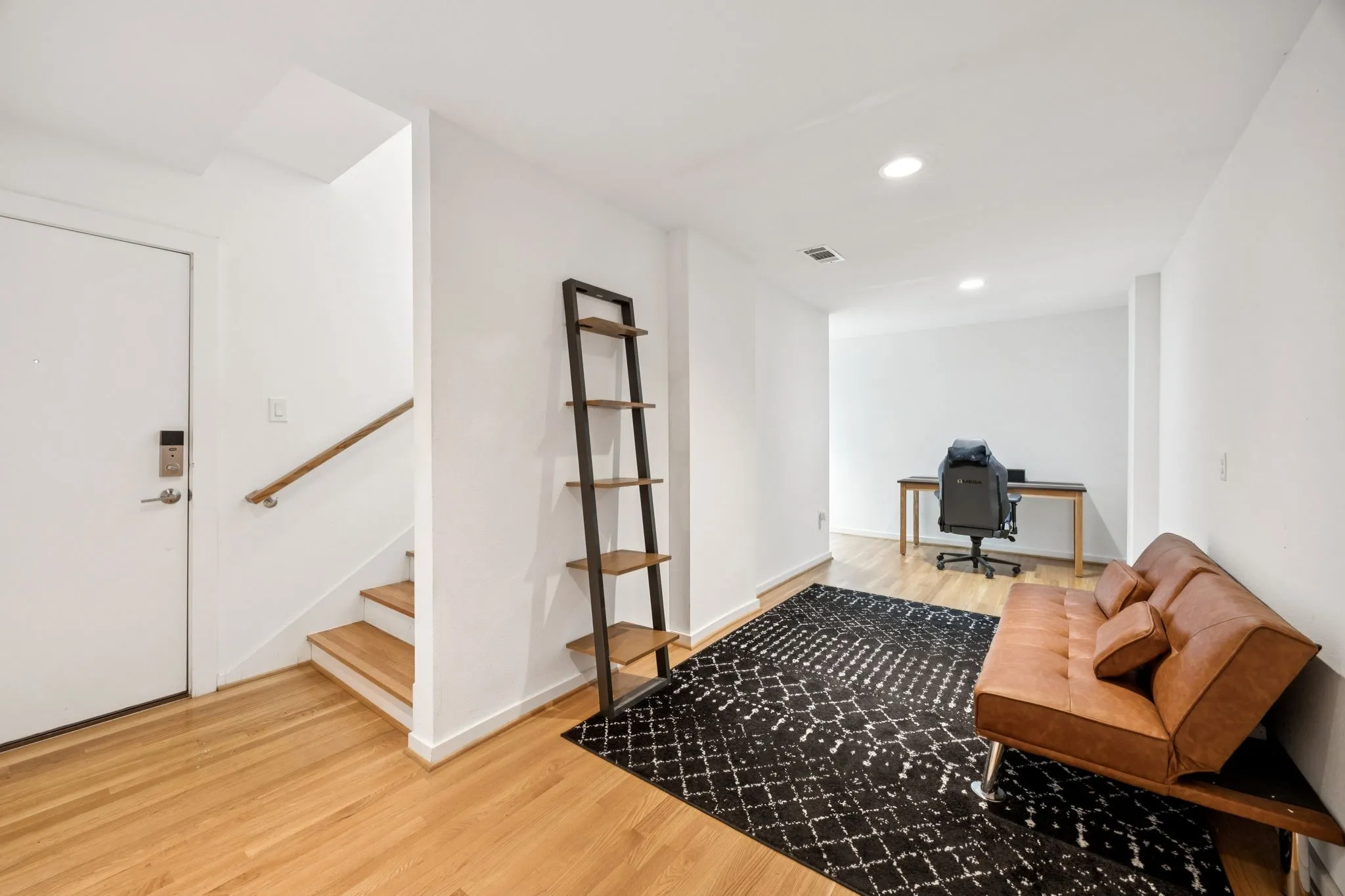 Townhouse For Sale in Dallas County , 4903 Jack Court, Dallas, Texas 75206, 2 Bedroom, 3 Bathroom, 2 Garage spaces, 2,048 Sqft, built in 2017, mls#21302484, Real Estate Agent in Dallas, Homes For Sale in Dallas county, Homes For Sale in Dallas, Realtor in Dallas Texas, Real Estate Brokerage Independent Realty Texas, Luminita Cordes Realtor