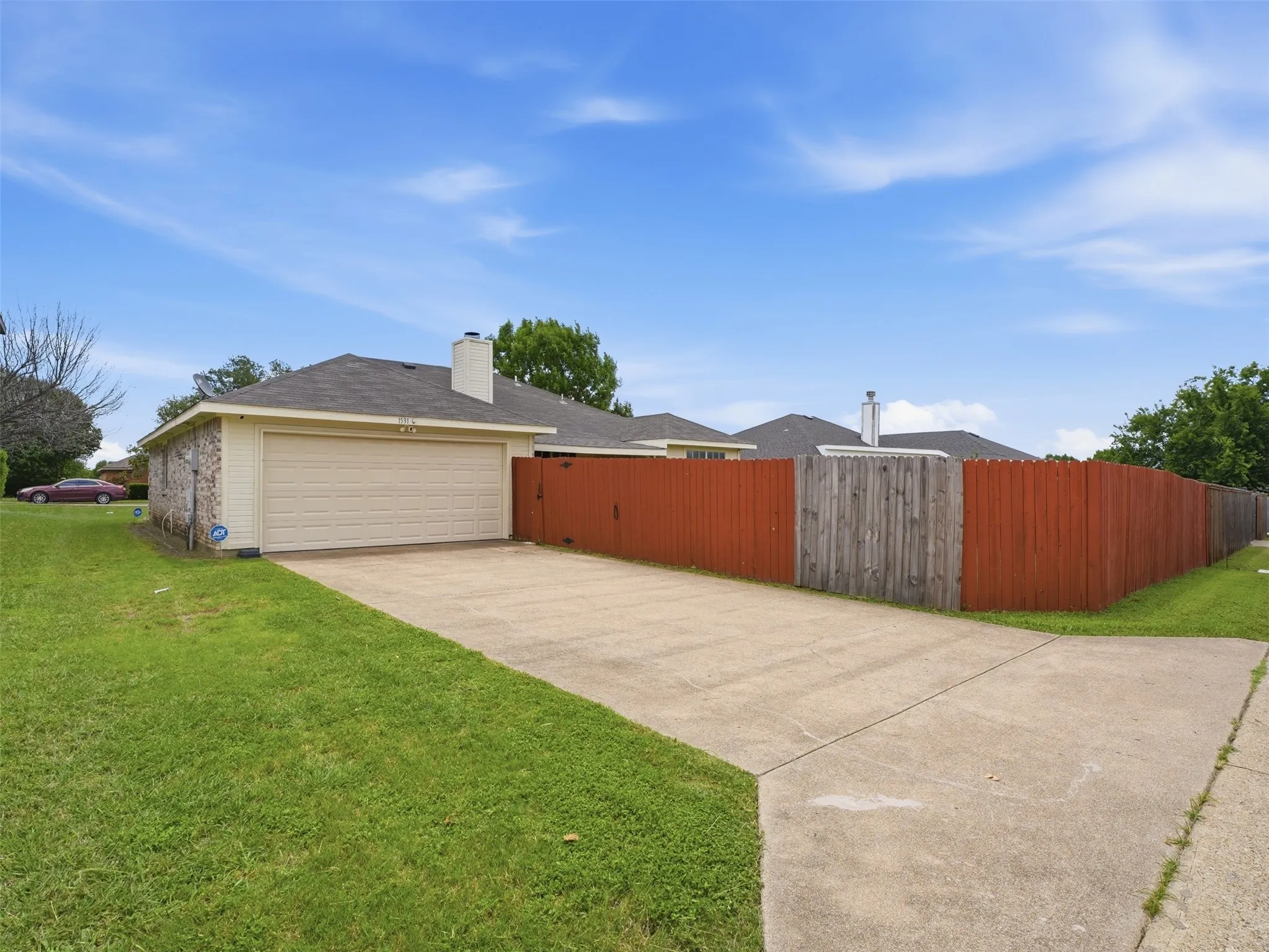 Single Family Residence For Sale in Dallas County , 1531 Rebecca Lane, Lancaster, Texas 75134, 3 Bedroom, 2 Bathroom, 2 Garage spaces, 1,470 Sqft, built in 1997, mls#21302494, Real Estate Agent in Lancaster, Homes For Sale in Dallas county, Homes For Sale in Lancaster, Realtor in Lancaster Texas, Real Estate Brokerage Independent Realty Texas, Luminita Cordes Realtor