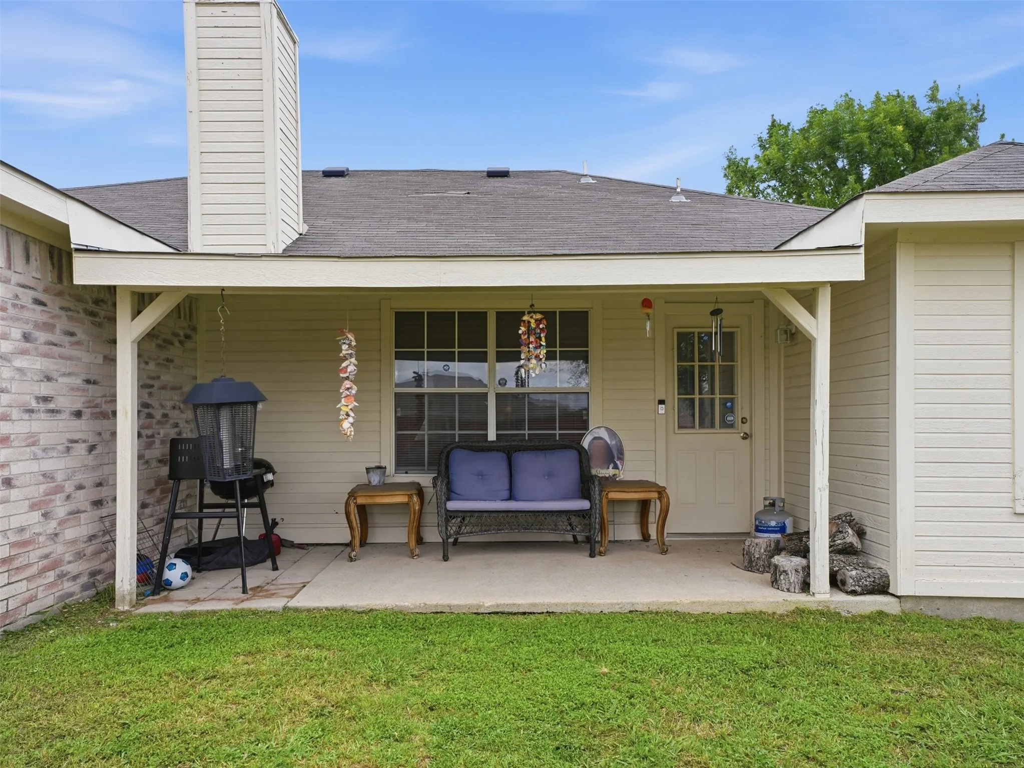 Single Family Residence For Sale in Dallas County , 1531 Rebecca Lane, Lancaster, Texas 75134, 3 Bedroom, 2 Bathroom, 2 Garage spaces, 1,470 Sqft, built in 1997, mls#21302494, Real Estate Agent in Lancaster, Homes For Sale in Dallas county, Homes For Sale in Lancaster, Realtor in Lancaster Texas, Real Estate Brokerage Independent Realty Texas, Luminita Cordes Realtor