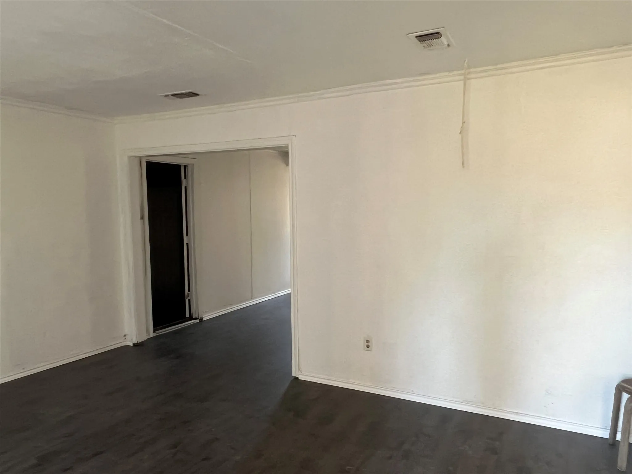 Single Family Residence For Sale in Hunt County , 1104 Bell Drive, Greenville, Texas 75401, 3 Bedrooms, 1 Bathroom, Garage spaces, 1,157 Sqft, built in 1975, Price $119,000, mls#21302496, Real Estate Agent in Greenville, Homes For Sale in Hunt county, Homes For Sale in Greenville, Realtor in Greenville Texas, Real Estate Brokerage Independent Realty Texas, Luminita Cordes Realtor
