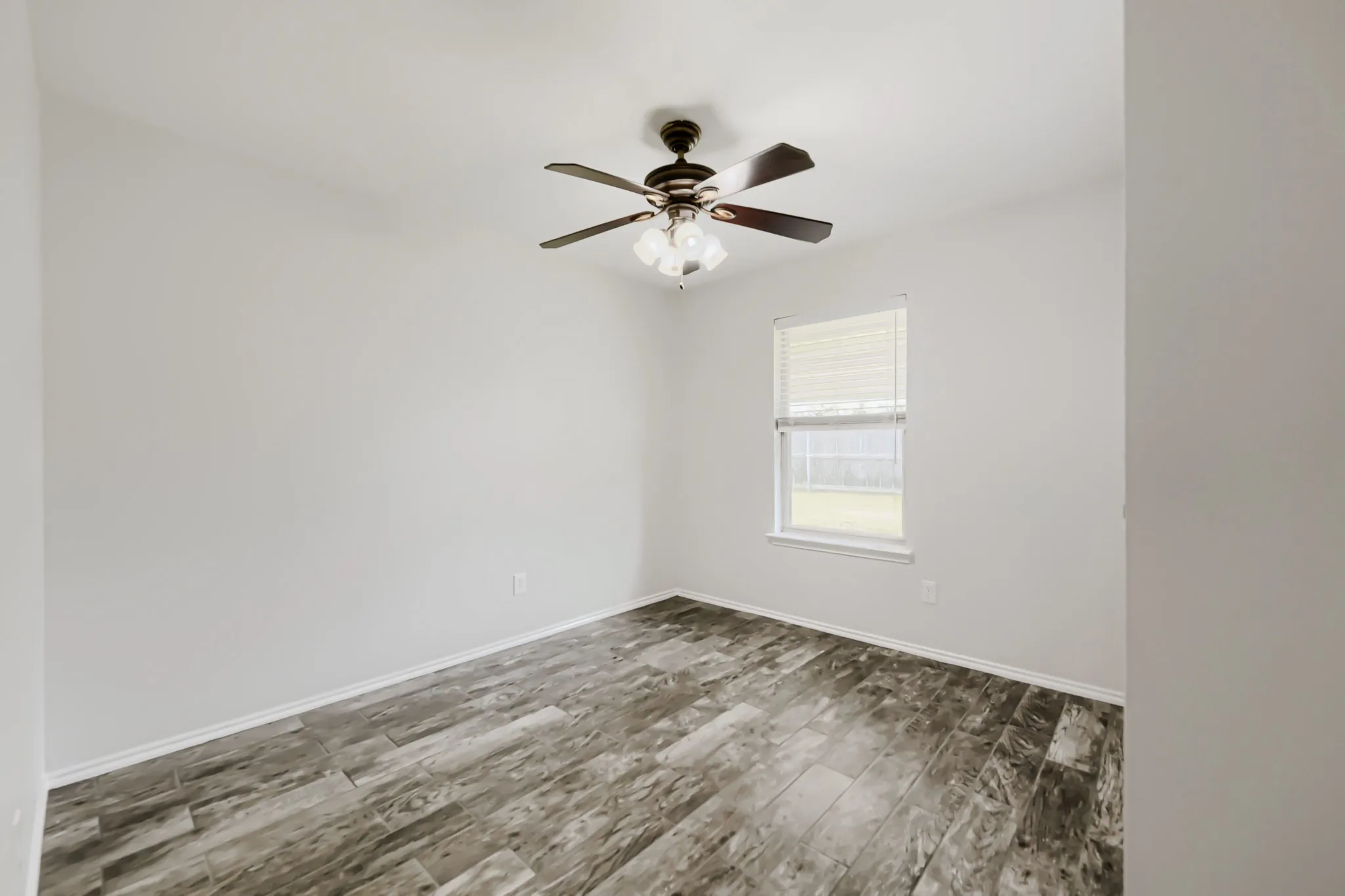 Single Family Residence For Sale in Parker County , 128 Tall Meadow Street, Azle, Texas 76020, 3 Bedroom, 2 Bathroom, 2 Garage spaces, 1,603 Sqft, built in 2006, mls#21256408, Real Estate Agent in Azle, Homes For Sale in Parker county, Homes For Sale in Azle, Realtor in Azle Texas, Real Estate Brokerage Independent Realty Texas, Luminita Cordes Realtor