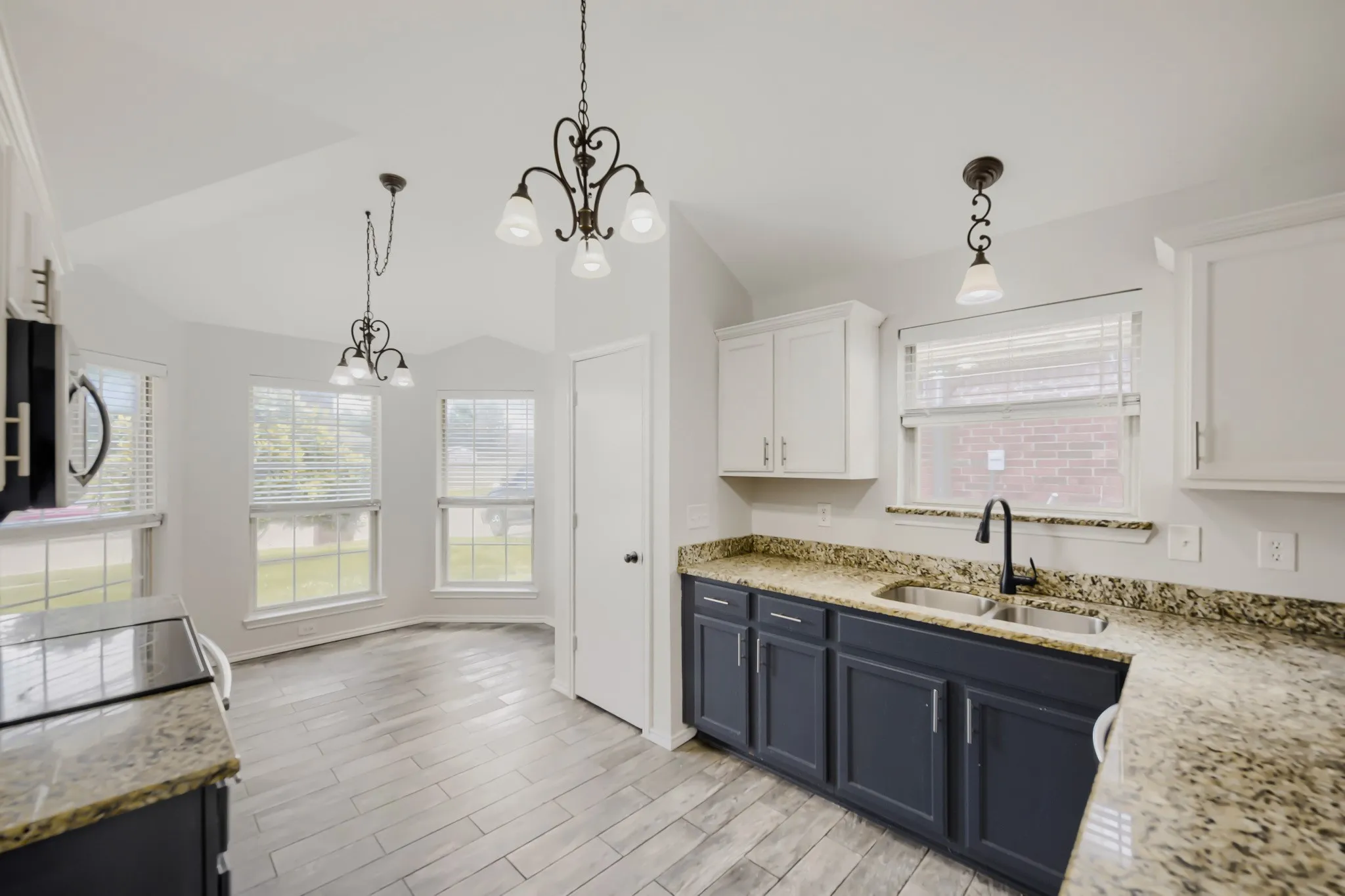 Single Family Residence For Sale in Parker County , 128 Tall Meadow Street, Azle, Texas 76020, 3 Bedroom, 2 Bathroom, 2 Garage spaces, 1,603 Sqft, built in 2006, mls#21256408, Real Estate Agent in Azle, Homes For Sale in Parker county, Homes For Sale in Azle, Realtor in Azle Texas, Real Estate Brokerage Independent Realty Texas, Luminita Cordes Realtor