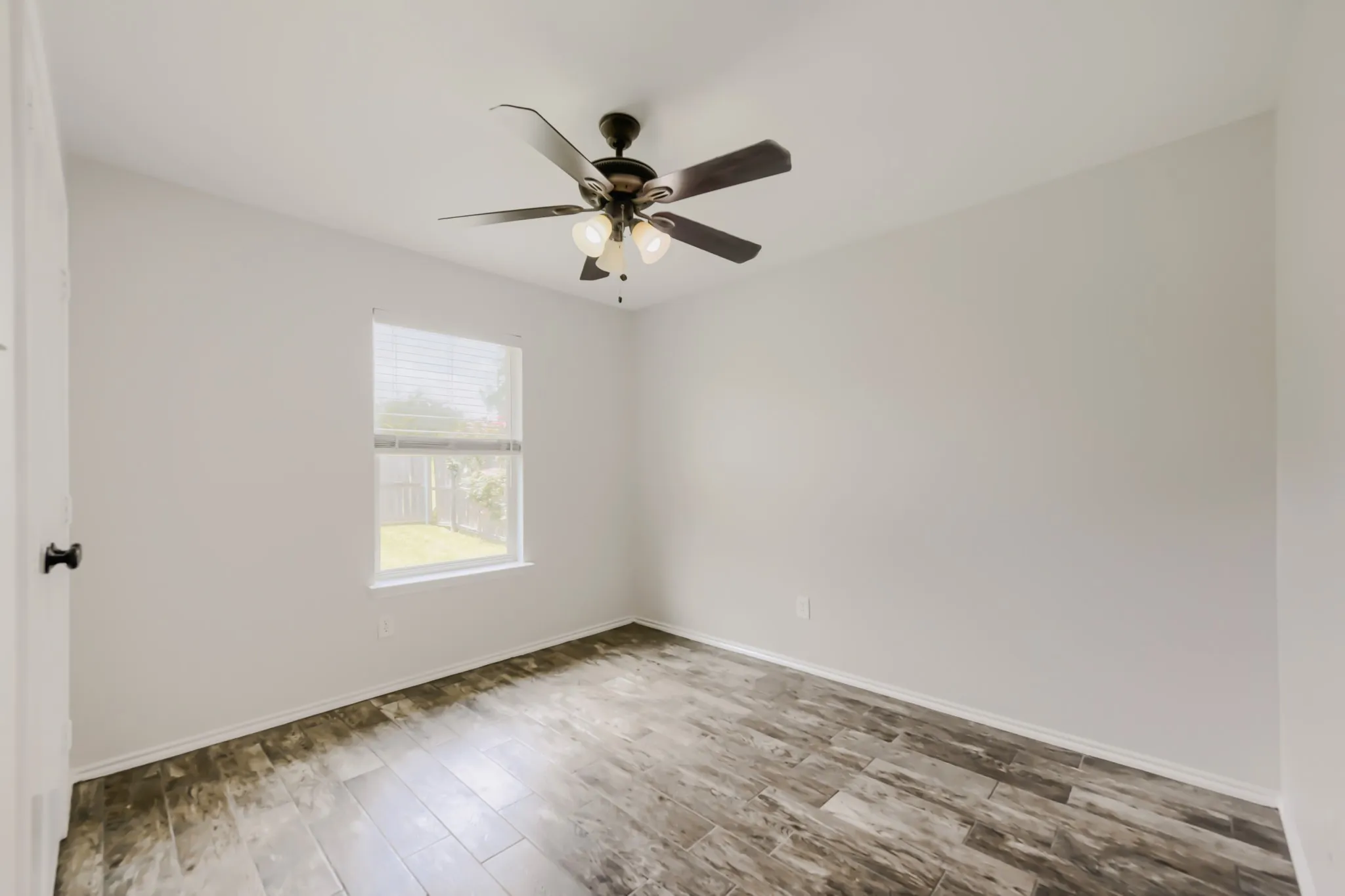 Single Family Residence For Sale in Parker County , 128 Tall Meadow Street, Azle, Texas 76020, 3 Bedroom, 2 Bathroom, 2 Garage spaces, 1,603 Sqft, built in 2006, mls#21256408, Real Estate Agent in Azle, Homes For Sale in Parker county, Homes For Sale in Azle, Realtor in Azle Texas, Real Estate Brokerage Independent Realty Texas, Luminita Cordes Realtor