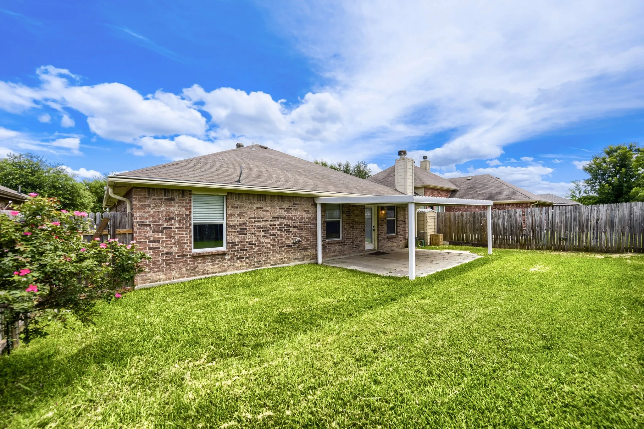Single Family Residence For Sale in Parker County , 128 Tall Meadow Street, Azle, Texas 76020, 3 Bedroom, 2 Bathroom, 2 Garage spaces, 1,603 Sqft, built in 2006, mls#21256408, Real Estate Agent in Azle, Homes For Sale in Parker county, Homes For Sale in Azle, Realtor in Azle Texas, Real Estate Brokerage Independent Realty Texas, Luminita Cordes Realtor