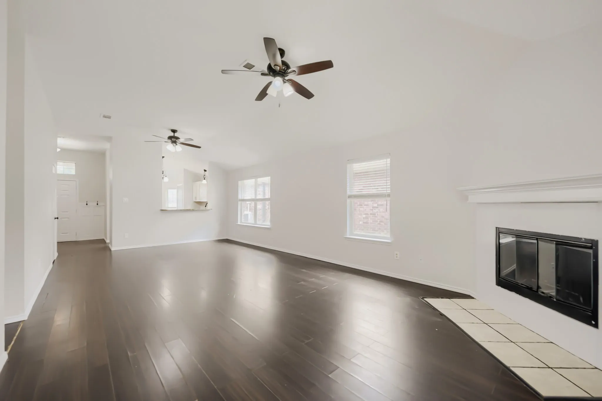 Single Family Residence For Sale in Parker County , 128 Tall Meadow Street, Azle, Texas 76020, 3 Bedroom, 2 Bathroom, 2 Garage spaces, 1,603 Sqft, built in 2006, mls#21256408, Real Estate Agent in Azle, Homes For Sale in Parker county, Homes For Sale in Azle, Realtor in Azle Texas, Real Estate Brokerage Independent Realty Texas, Luminita Cordes Realtor