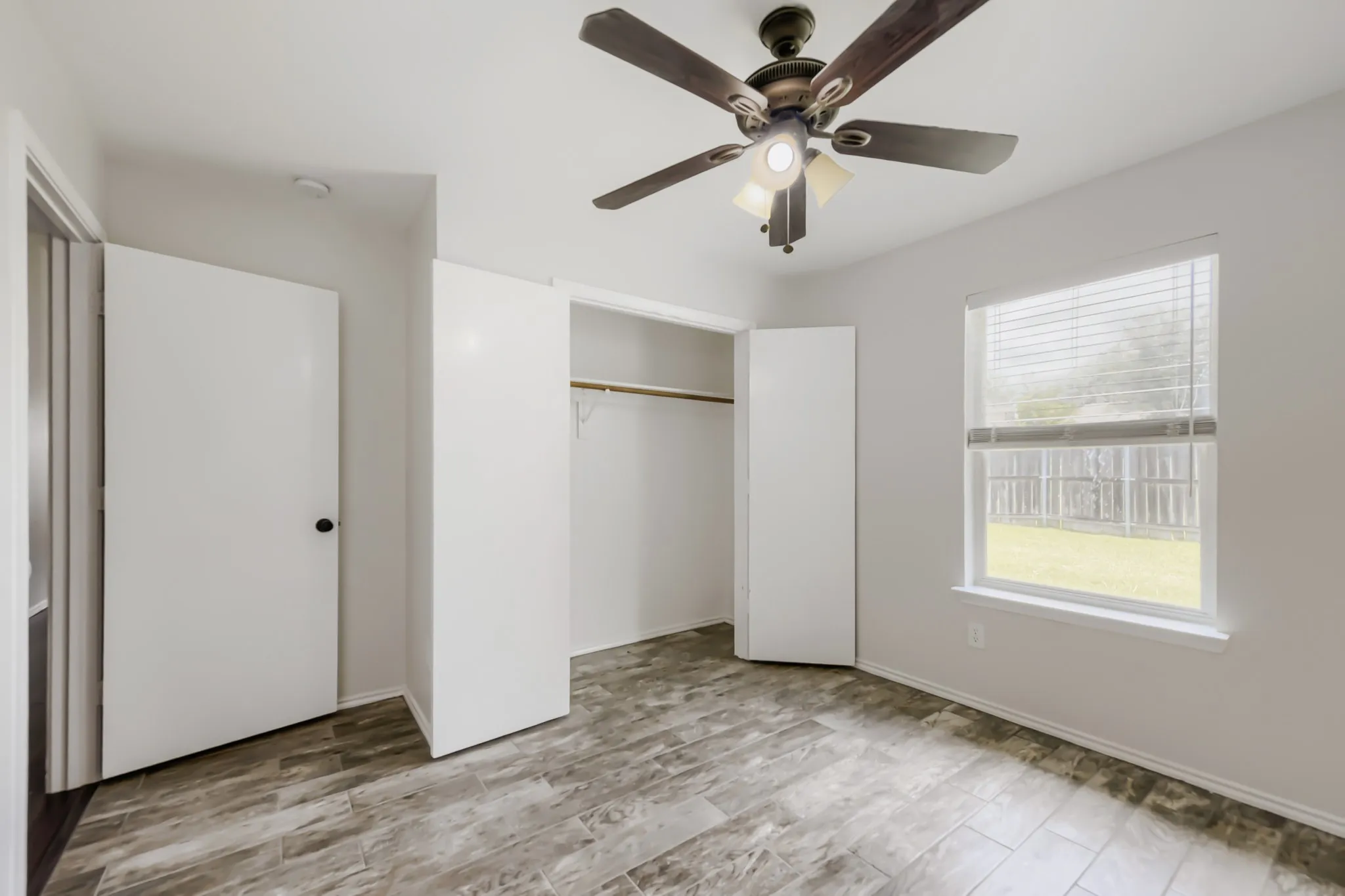 Single Family Residence For Sale in Parker County , 128 Tall Meadow Street, Azle, Texas 76020, 3 Bedroom, 2 Bathroom, 2 Garage spaces, 1,603 Sqft, built in 2006, mls#21256408, Real Estate Agent in Azle, Homes For Sale in Parker county, Homes For Sale in Azle, Realtor in Azle Texas, Real Estate Brokerage Independent Realty Texas, Luminita Cordes Realtor