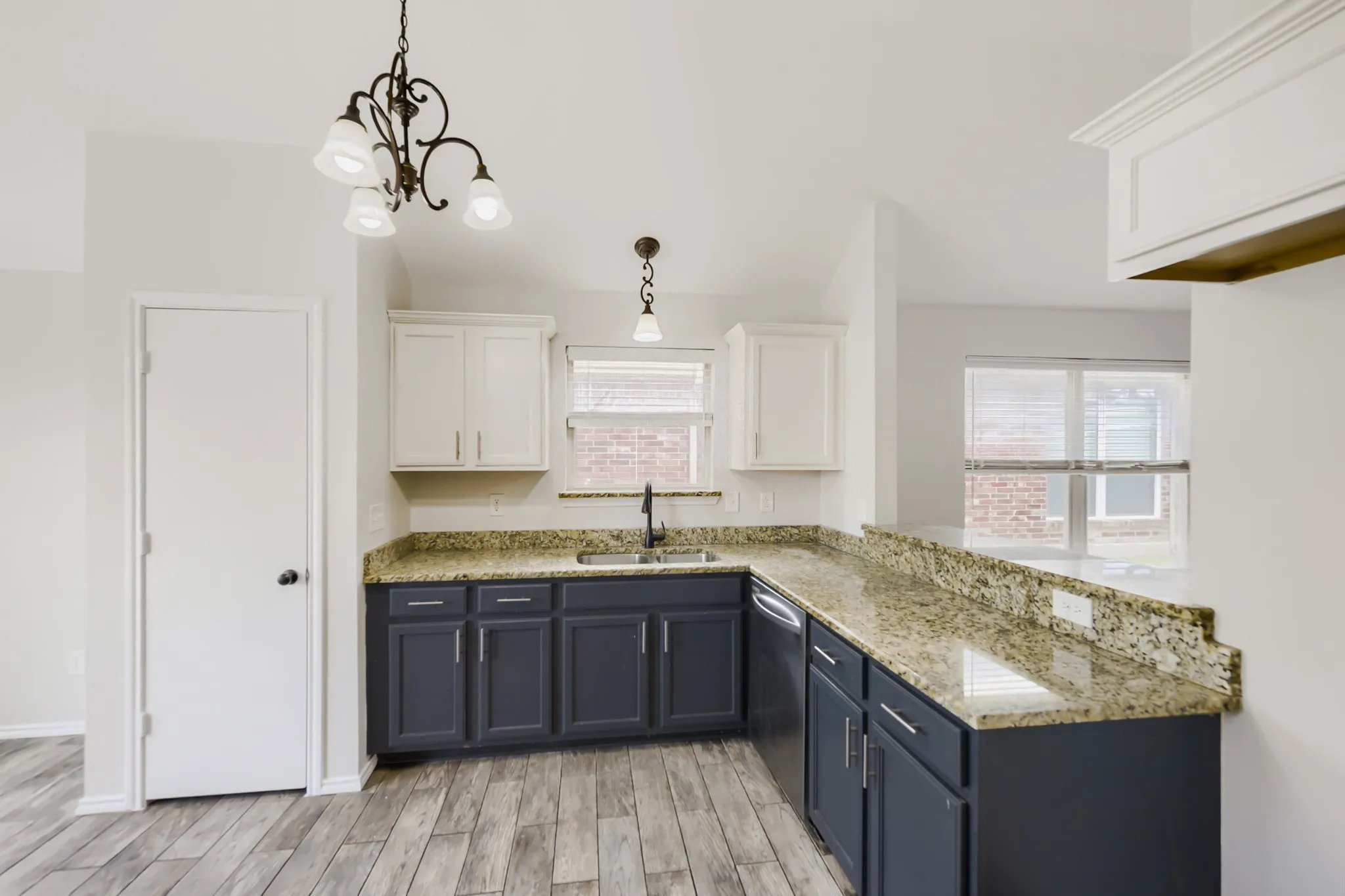 Single Family Residence For Sale in Parker County , 128 Tall Meadow Street, Azle, Texas 76020, 3 Bedroom, 2 Bathroom, 2 Garage spaces, 1,603 Sqft, built in 2006, mls#21256408, Real Estate Agent in Azle, Homes For Sale in Parker county, Homes For Sale in Azle, Realtor in Azle Texas, Real Estate Brokerage Independent Realty Texas, Luminita Cordes Realtor