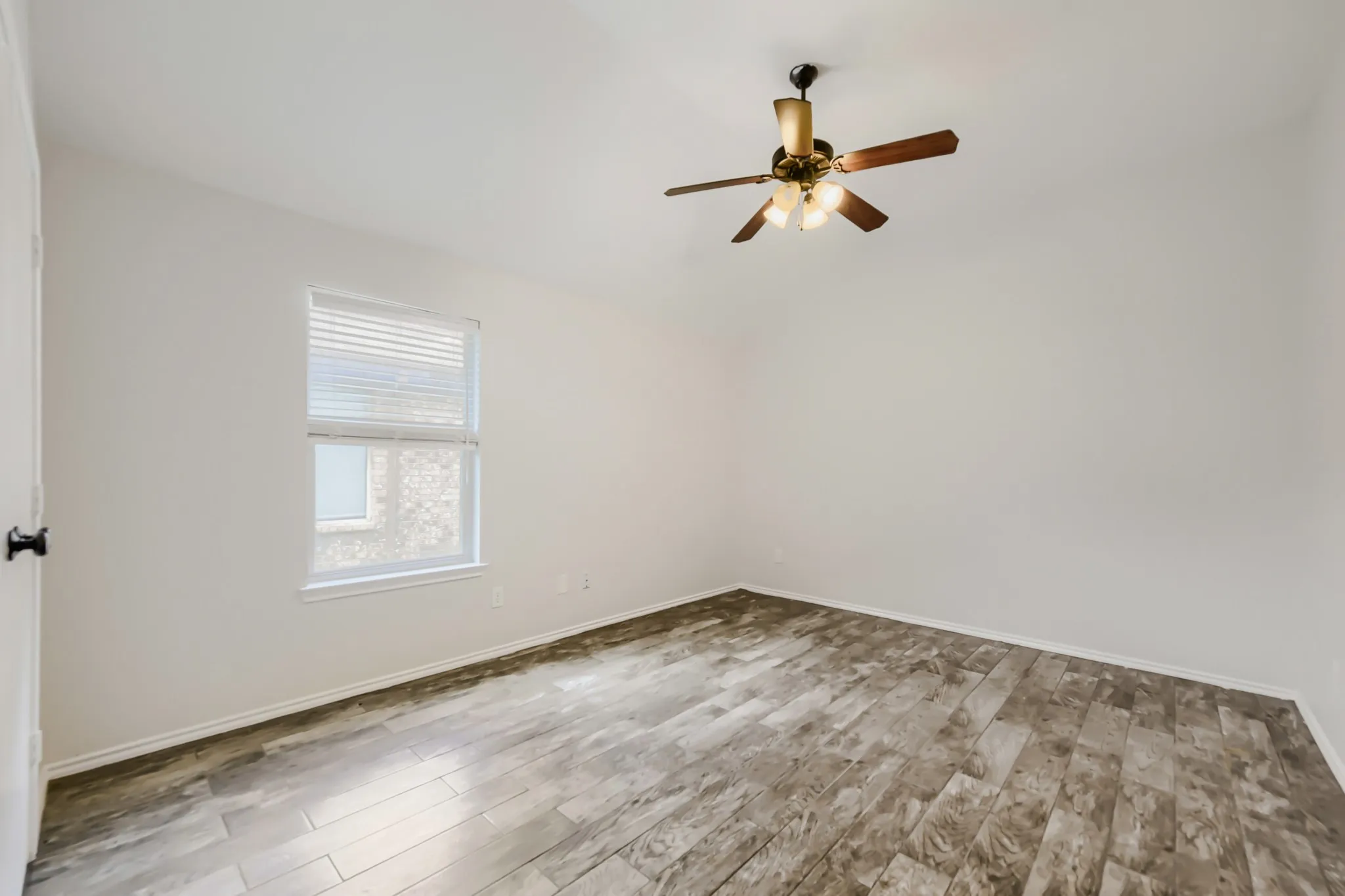 Single Family Residence For Sale in Parker County , 128 Tall Meadow Street, Azle, Texas 76020, 3 Bedroom, 2 Bathroom, 2 Garage spaces, 1,603 Sqft, built in 2006, mls#21256408, Real Estate Agent in Azle, Homes For Sale in Parker county, Homes For Sale in Azle, Realtor in Azle Texas, Real Estate Brokerage Independent Realty Texas, Luminita Cordes Realtor