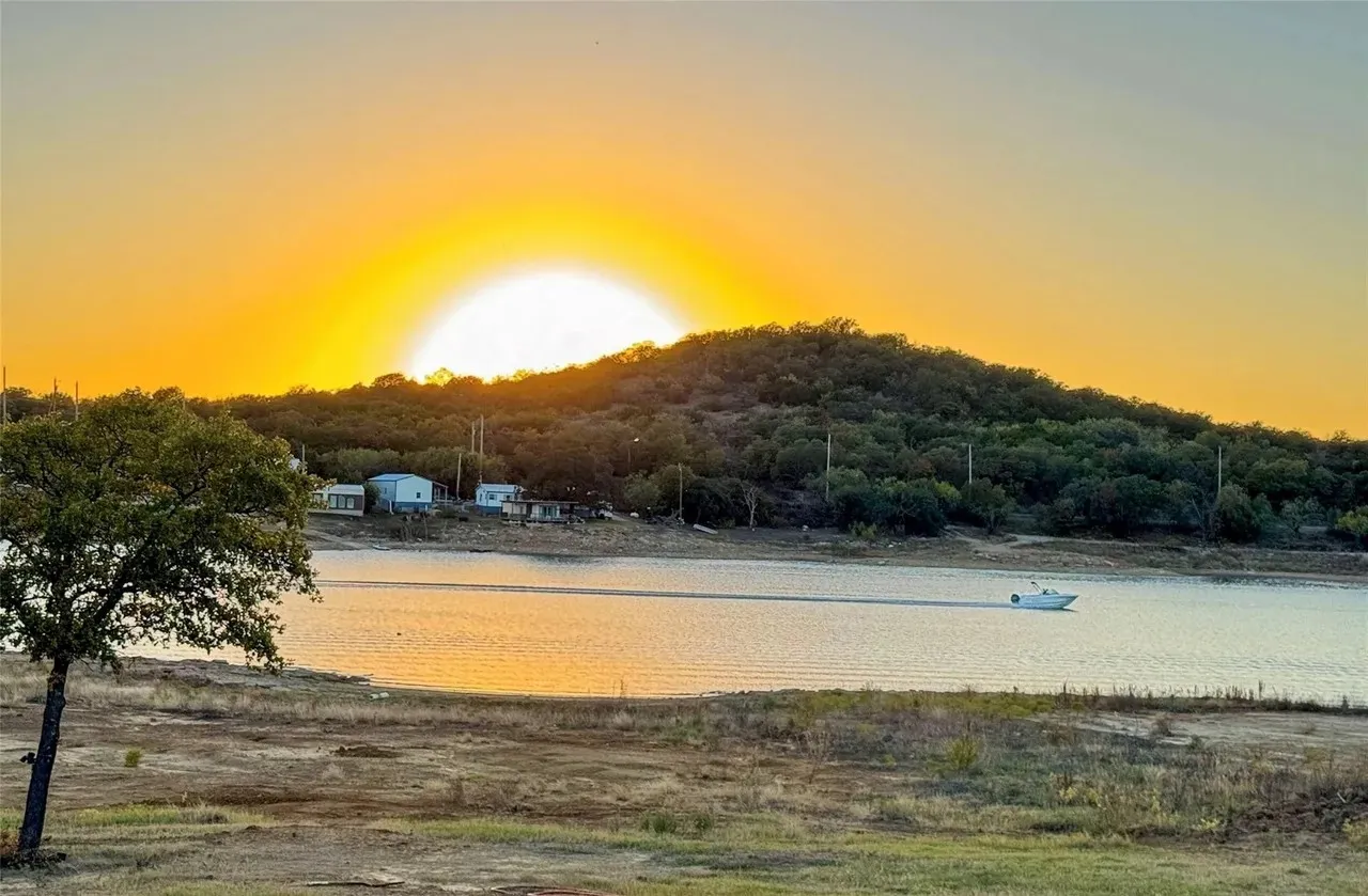 Single Family Residence For Sale in Eastland County , 125 Overlook Drive, Cisco, Texas 76437, 2 Bedroom, 3 Bathroom, 2 Garage spaces, 1,800 Sqft, built in 2020, mls#21289184, Real Estate Agent in Cisco, Homes For Sale in Eastland county, Homes For Sale in Cisco, Realtor in Cisco Texas, Real Estate Brokerage Independent Realty Texas, Luminita Cordes Realtor