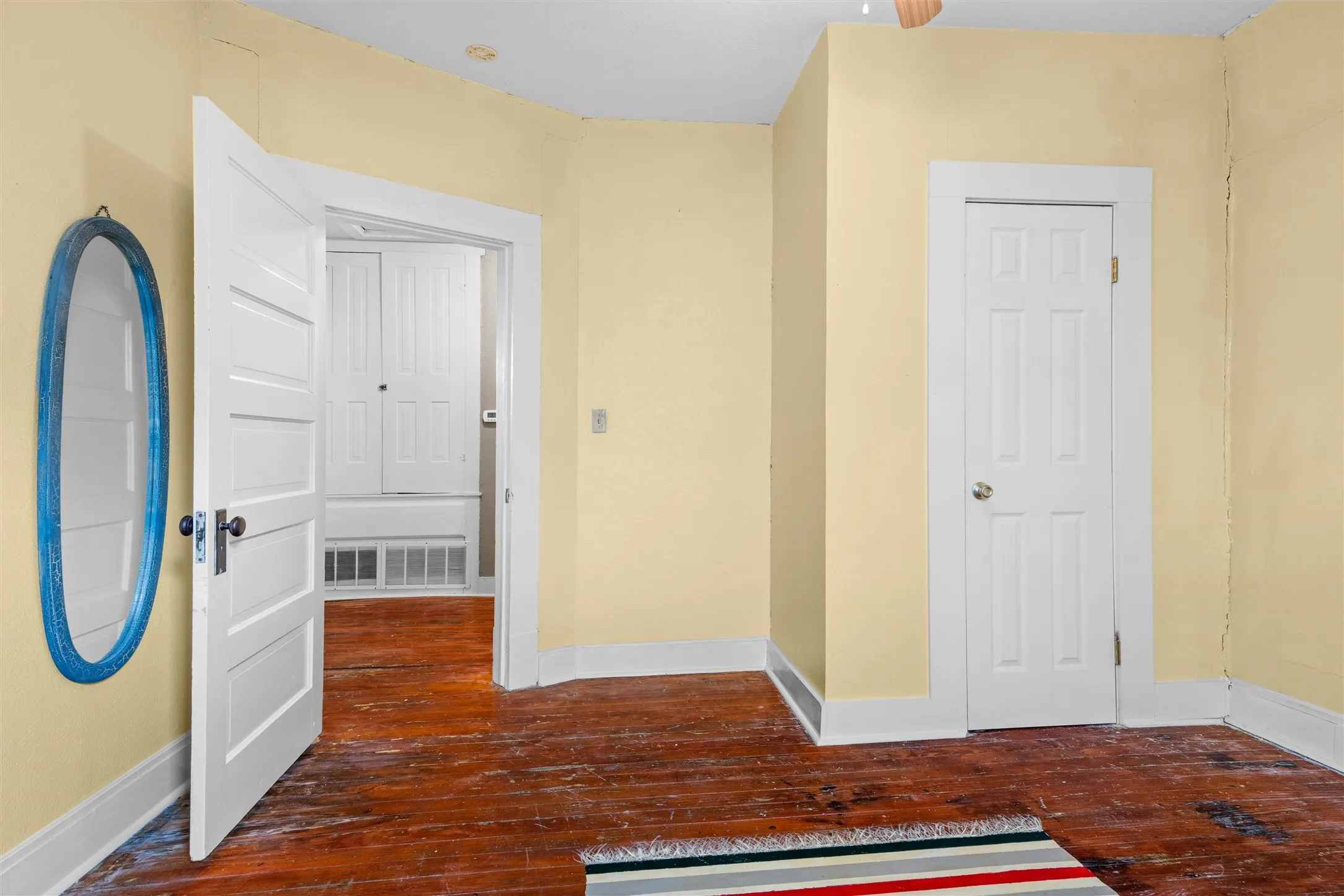 Single Family Residence For Sale in Tarrant County , 2231 Hurley Avenue, Fort Worth, Texas 76110, 2 Bedroom, 2 Bathroom, 1 Garage spaces, 1,350 Sqft, built in 1911, mls#21299253, Real Estate Agent in Fort Worth, Homes For Sale in Tarrant county, Homes For Sale in Fort Worth, Realtor in Fort Worth Texas, Real Estate Brokerage Independent Realty Texas, Luminita Cordes Realtor
