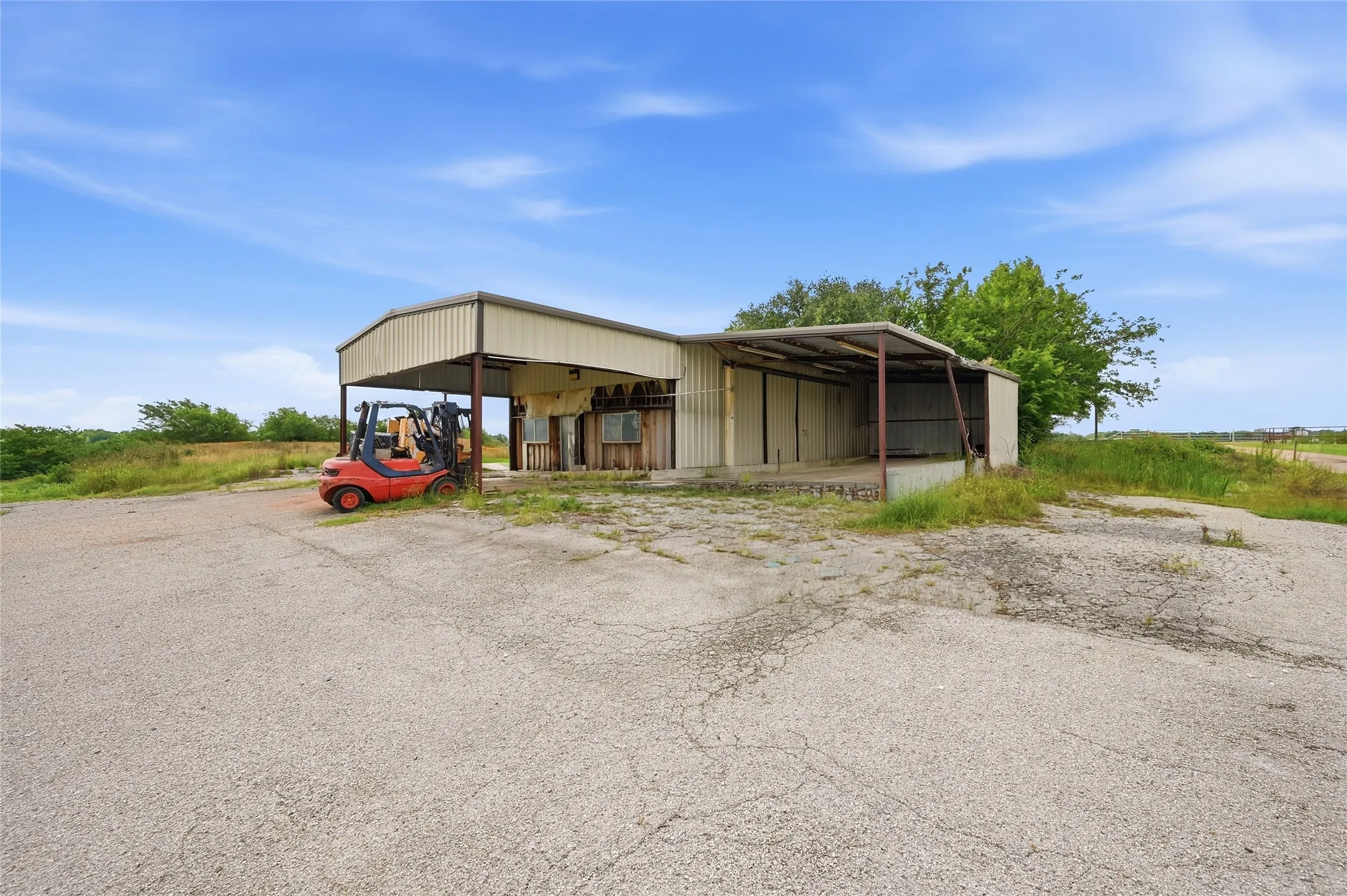 Ranch For Sale in Grayson County , 823 Higgins Road, Sherman, Texas 75092, 0, 0, Garage spaces, 0 Sqft, built in 1985, mls#21299970, Real Estate Agent in Sherman, Homes For Sale in Grayson county, Homes For Sale in Sherman, Realtor in Sherman Texas, Real Estate Brokerage Independent Realty Texas, Luminita Cordes Realtor