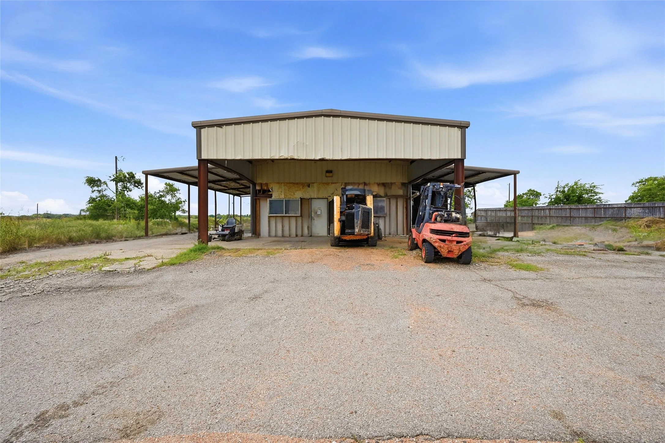 Ranch For Sale in Grayson County , 823 Higgins Road, Sherman, Texas 75092, 0, 0, Garage spaces, 0 Sqft, built in 1985, mls#21299970, Real Estate Agent in Sherman, Homes For Sale in Grayson county, Homes For Sale in Sherman, Realtor in Sherman Texas, Real Estate Brokerage Independent Realty Texas, Luminita Cordes Realtor