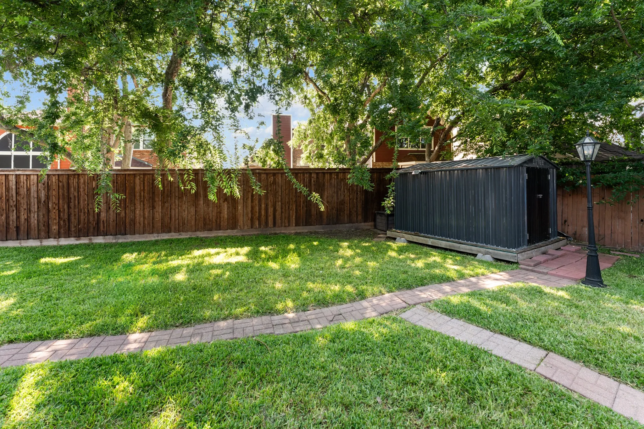Single Family Residence For Sale in Tarrant County , 3481 Galaway Bay Drive, Grand Prairie, Texas 75052, 3 Bedroom, 2 Bathroom, 1 Garage spaces, 1,812 Sqft, built in 1991, mls#21302569, Real Estate Agent in Grand Prairie, Homes For Sale in Tarrant county, Homes For Sale in Grand Prairie, Realtor in Grand Prairie Texas, Real Estate Brokerage Independent Realty Texas, Luminita Cordes Realtor