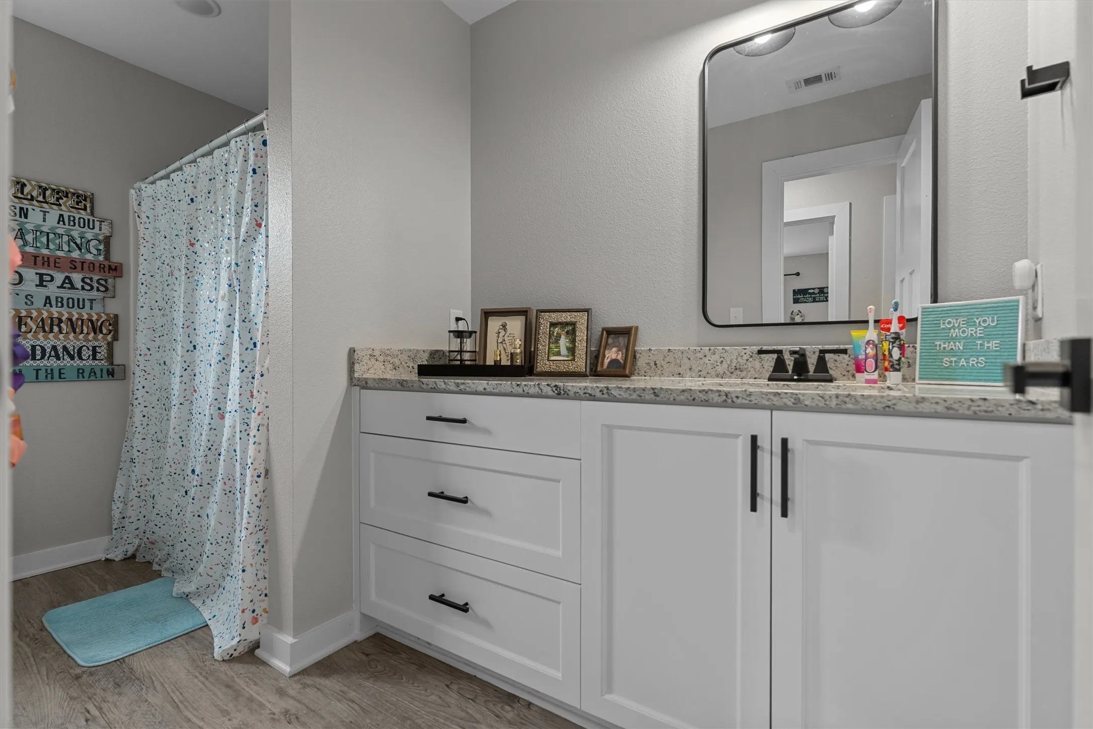 Single Family Residence For Sale in Smith County , 17459 County Road 4108, Lindale, Texas 75771, 3 Bedroom, 2 Bathroom, 2 Garage spaces, 1,531 Sqft, built in 2023, mls#21302564, Real Estate Agent in Lindale, Homes For Sale in Smith county, Homes For Sale in Lindale, Realtor in Lindale Texas, Real Estate Brokerage Independent Realty Texas, Luminita Cordes Realtor