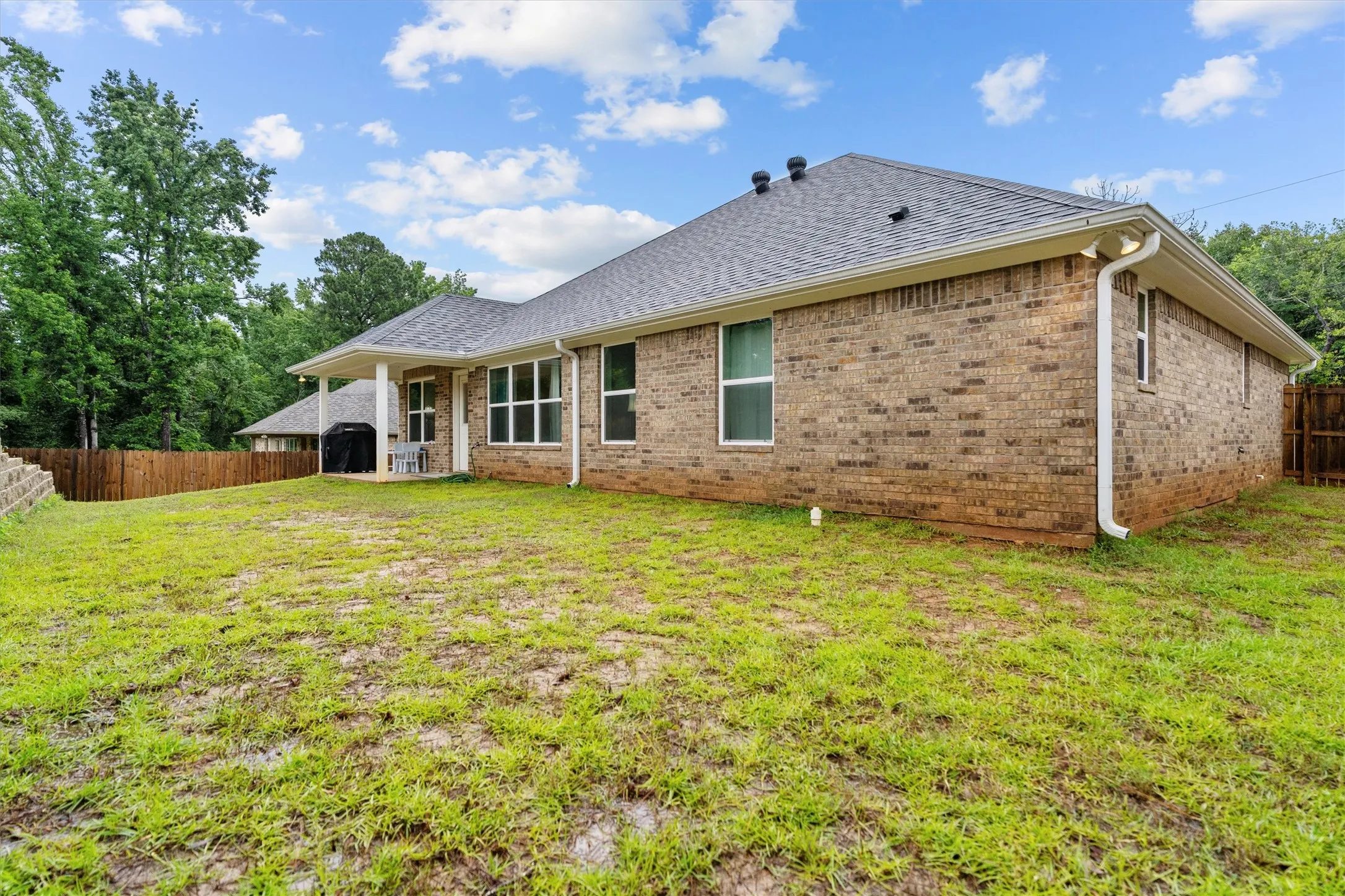 Single Family Residence For Sale in Smith County , 17459 County Road 4108, Lindale, Texas 75771, 3 Bedroom, 2 Bathroom, 2 Garage spaces, 1,531 Sqft, built in 2023, mls#21302564, Real Estate Agent in Lindale, Homes For Sale in Smith county, Homes For Sale in Lindale, Realtor in Lindale Texas, Real Estate Brokerage Independent Realty Texas, Luminita Cordes Realtor