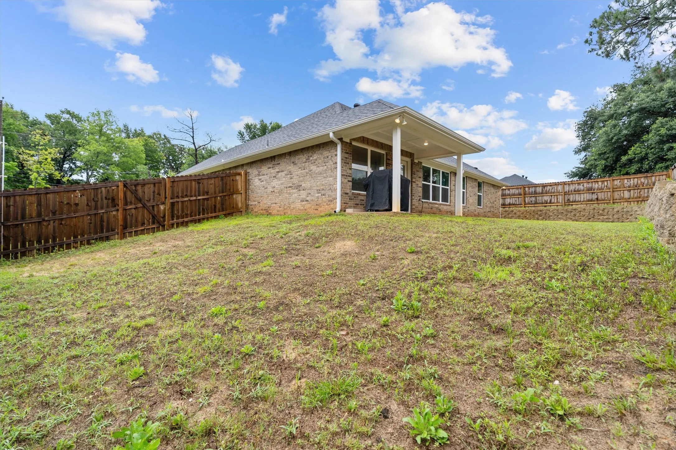 Single Family Residence For Sale in Smith County , 17459 County Road 4108, Lindale, Texas 75771, 3 Bedroom, 2 Bathroom, 2 Garage spaces, 1,531 Sqft, built in 2023, mls#21302564, Real Estate Agent in Lindale, Homes For Sale in Smith county, Homes For Sale in Lindale, Realtor in Lindale Texas, Real Estate Brokerage Independent Realty Texas, Luminita Cordes Realtor