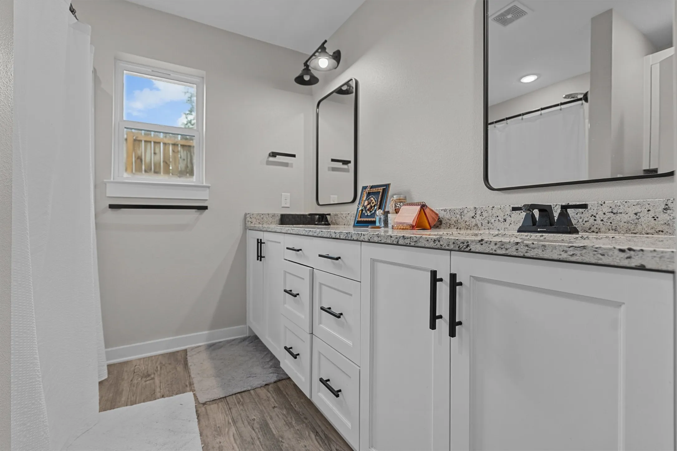 Single Family Residence For Sale in Smith County , 17459 County Road 4108, Lindale, Texas 75771, 3 Bedroom, 2 Bathroom, 2 Garage spaces, 1,531 Sqft, built in 2023, mls#21302564, Real Estate Agent in Lindale, Homes For Sale in Smith county, Homes For Sale in Lindale, Realtor in Lindale Texas, Real Estate Brokerage Independent Realty Texas, Luminita Cordes Realtor