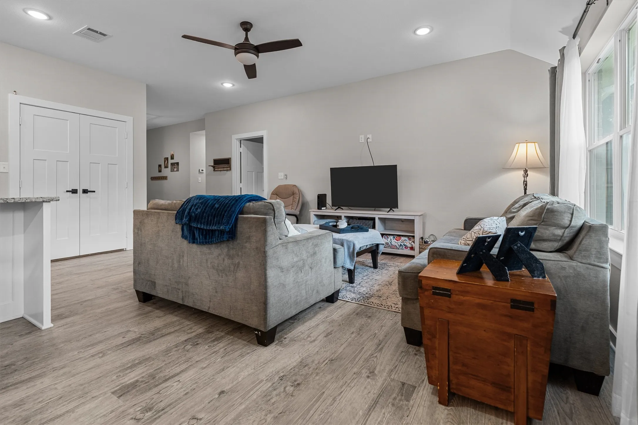 Single Family Residence For Sale in Smith County , 17459 County Road 4108, Lindale, Texas 75771, 3 Bedroom, 2 Bathroom, 2 Garage spaces, 1,531 Sqft, built in 2023, mls#21302564, Real Estate Agent in Lindale, Homes For Sale in Smith county, Homes For Sale in Lindale, Realtor in Lindale Texas, Real Estate Brokerage Independent Realty Texas, Luminita Cordes Realtor